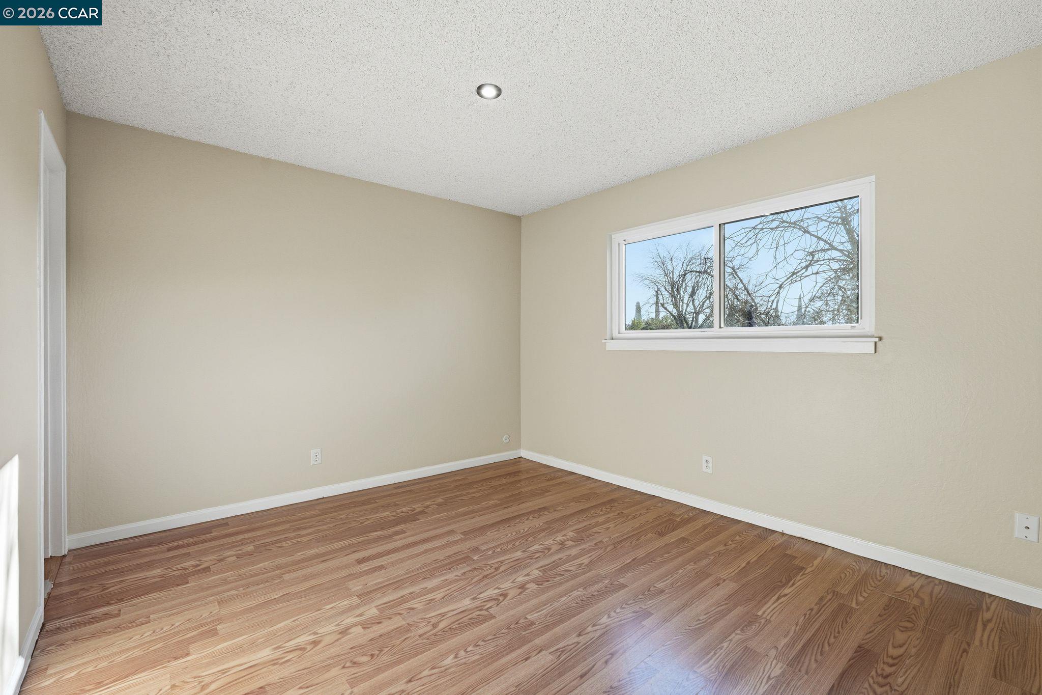 Detail Gallery Image 10 of 26 For 4690 Brookfield Drive, Sacramento,  CA 95823 - 4 Beds | 2 Baths