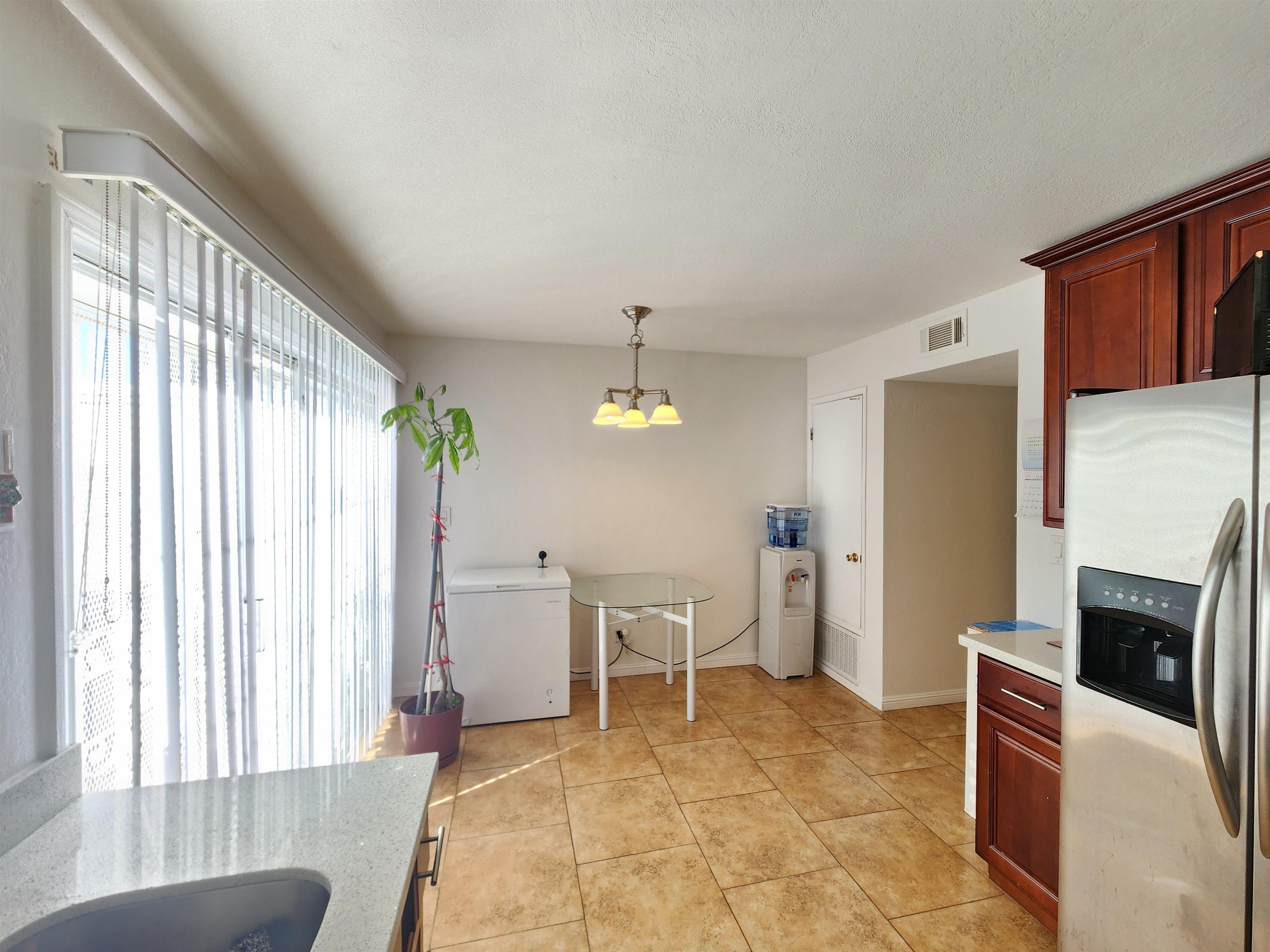 Detail Gallery Image 4 of 21 For 2322 Belvedere Ave, San Leandro,  CA 94577 - 2 Beds | 1/1 Baths