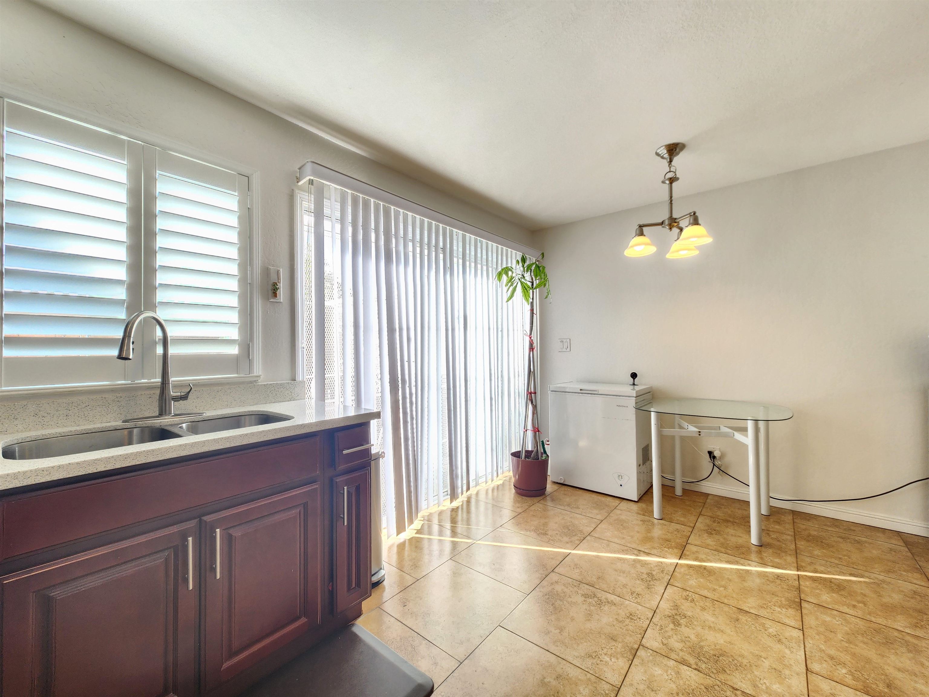 Detail Gallery Image 9 of 21 For 2322 Belvedere Ave, San Leandro,  CA 94577 - 2 Beds | 1/1 Baths