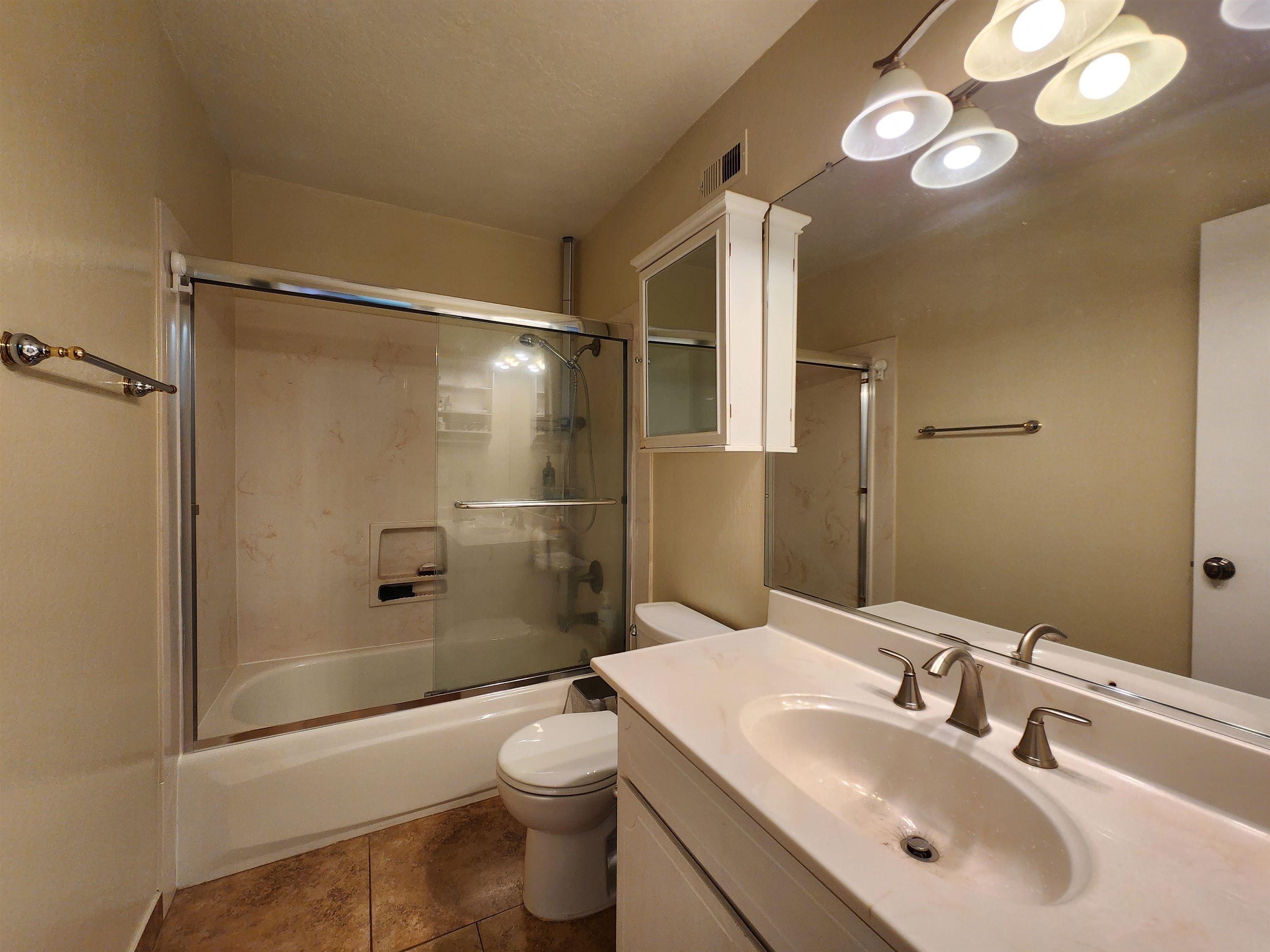Detail Gallery Image 10 of 21 For 2322 Belvedere Ave, San Leandro,  CA 94577 - 2 Beds | 1/1 Baths