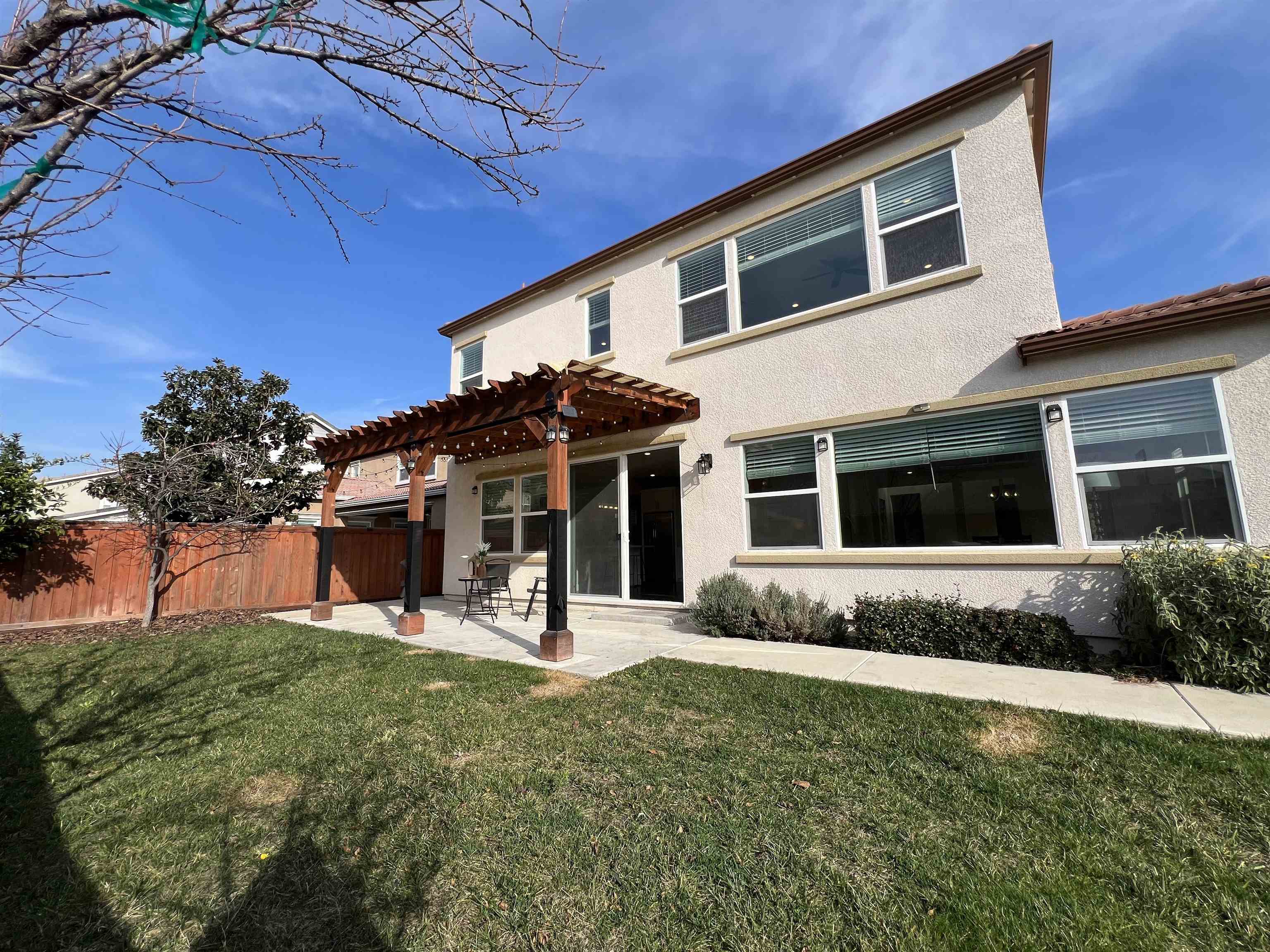 Detail Gallery Image 11 of 29 For 2481 Azalea Ave, Tracy,  CA 95376 - 4 Beds | 3 Baths