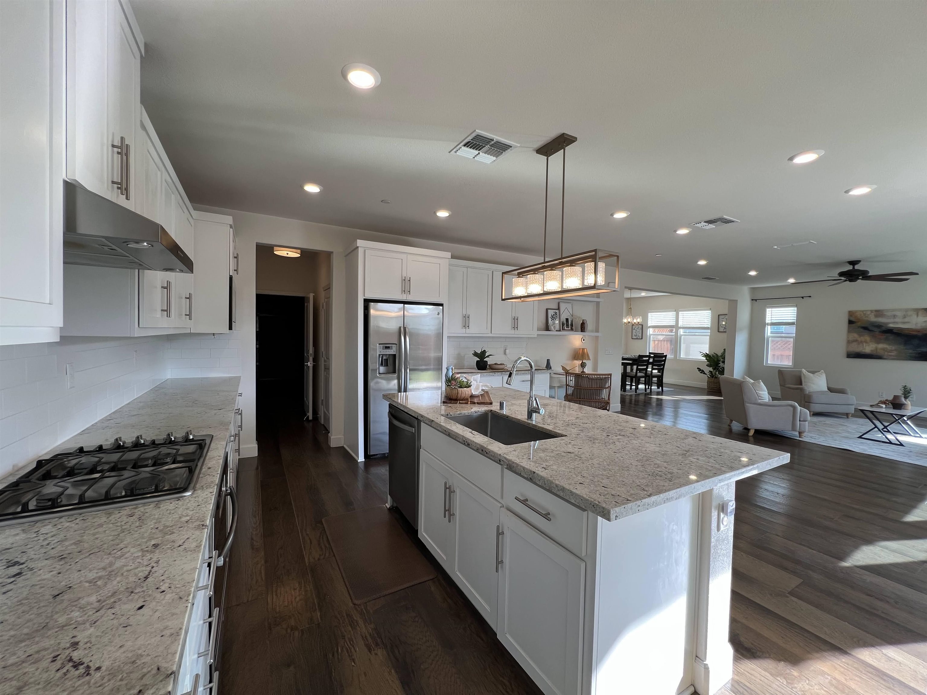 Detail Gallery Image 15 of 29 For 2481 Azalea Ave, Tracy,  CA 95376 - 4 Beds | 3 Baths