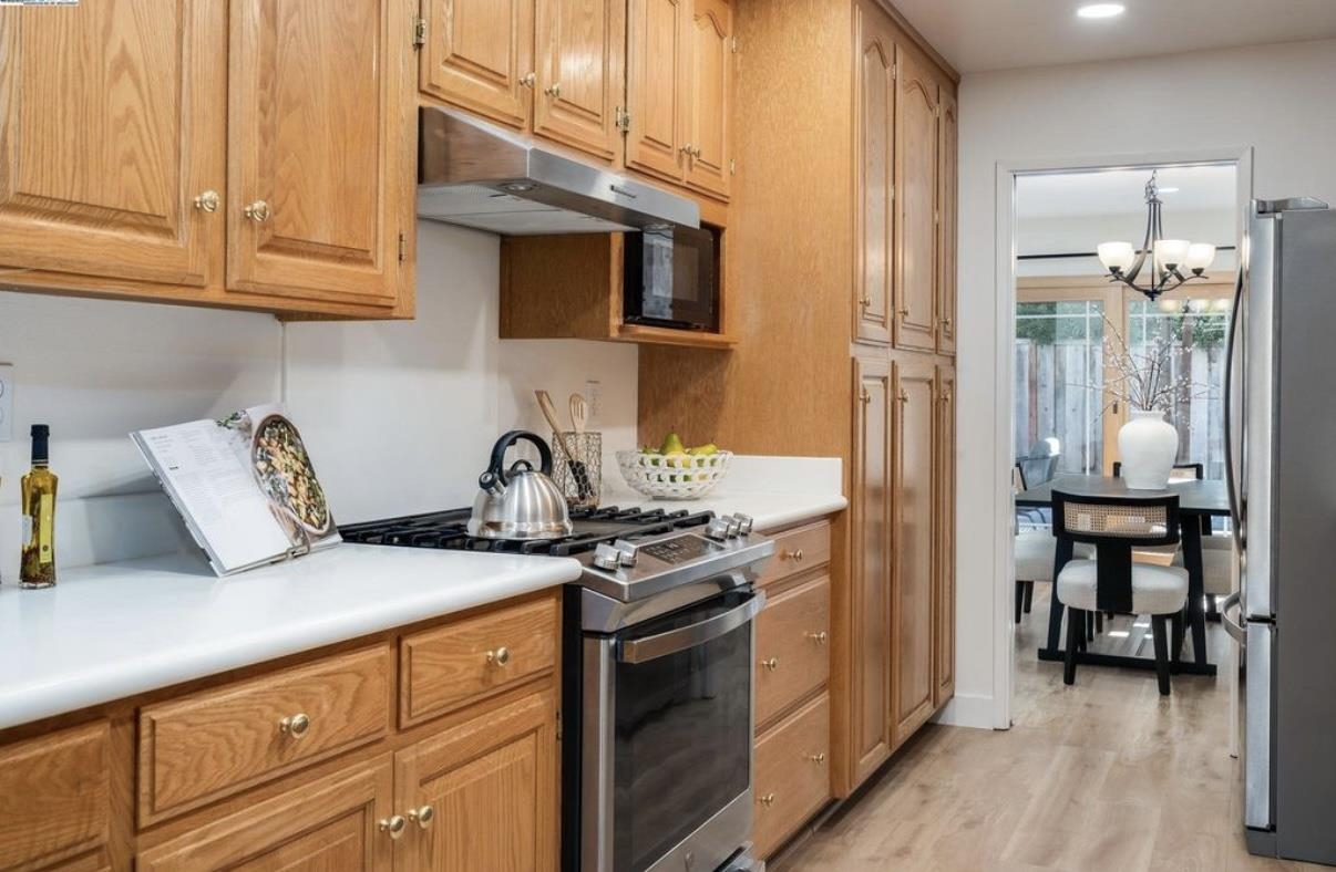 Detail Gallery Image 16 of 38 For 725 Old Creek Rd, Danville,  CA 94526 - 3 Beds | 2/1 Baths