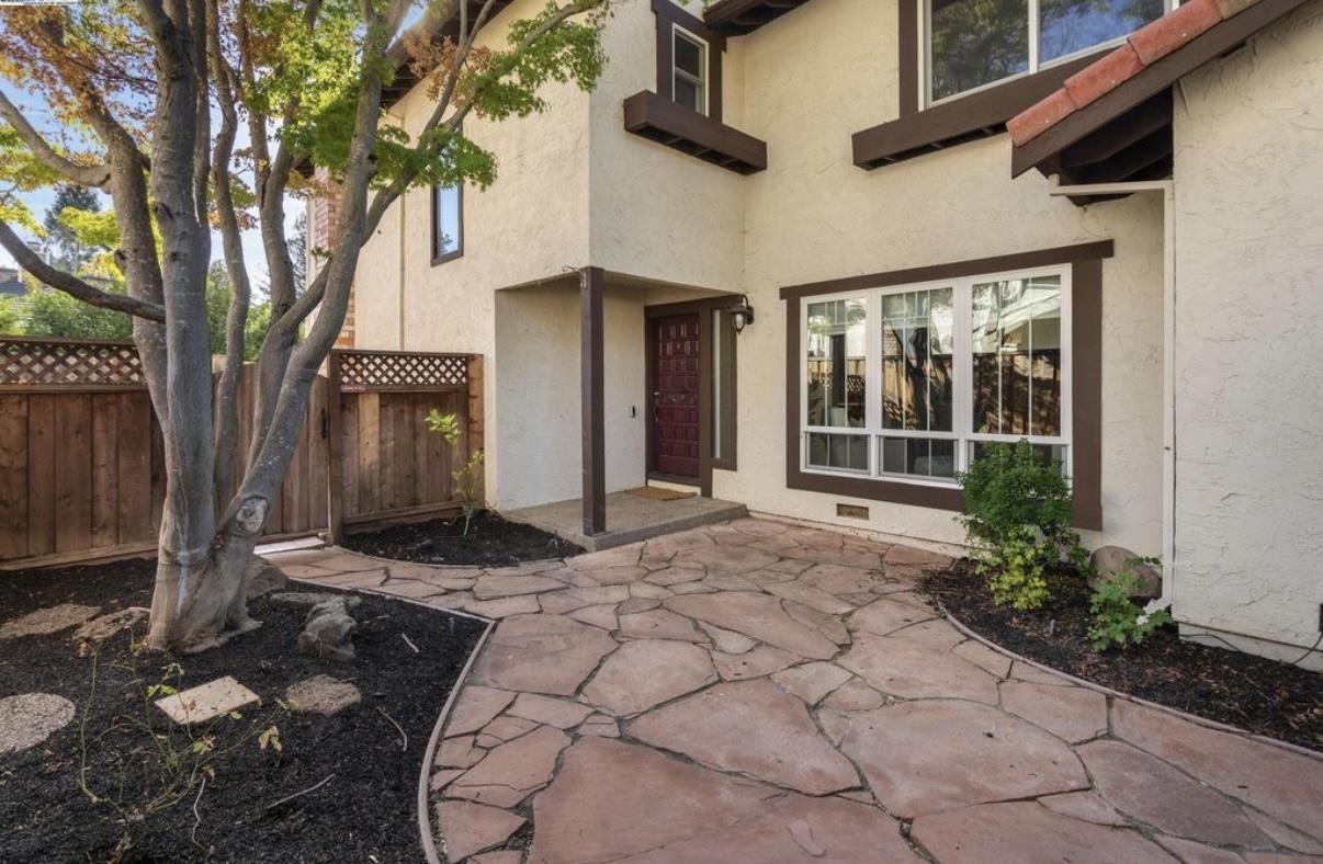 Detail Gallery Image 4 of 38 For 725 Old Creek Rd, Danville,  CA 94526 - 3 Beds | 2/1 Baths