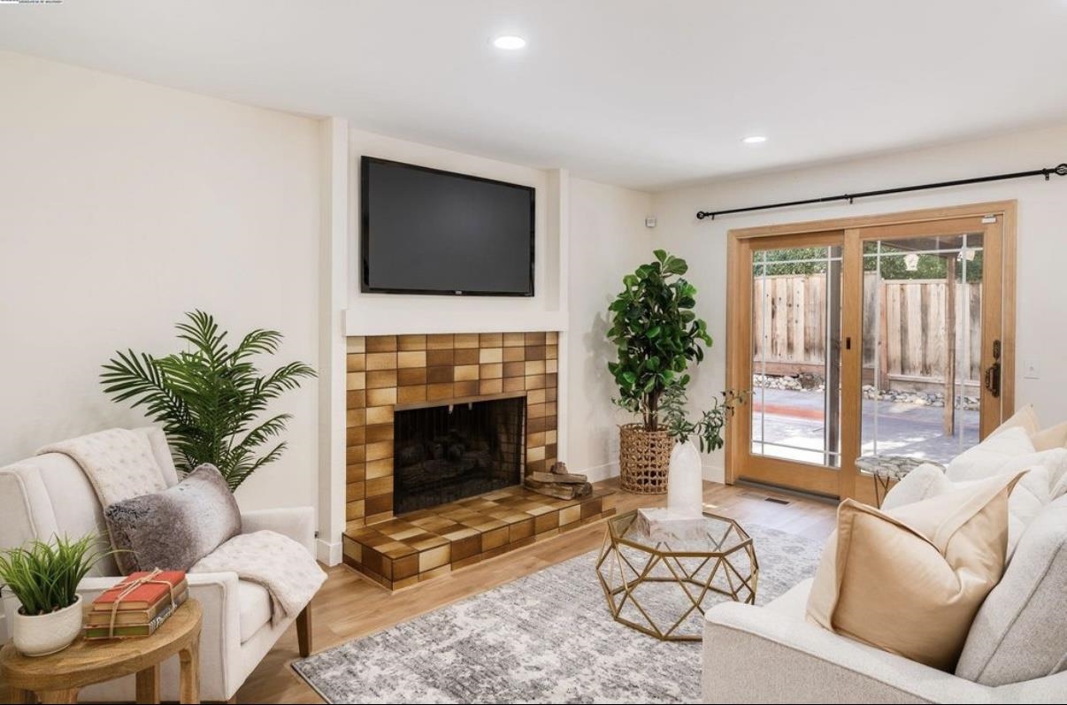 Detail Gallery Image 8 of 38 For 725 Old Creek Rd, Danville,  CA 94526 - 3 Beds | 2/1 Baths