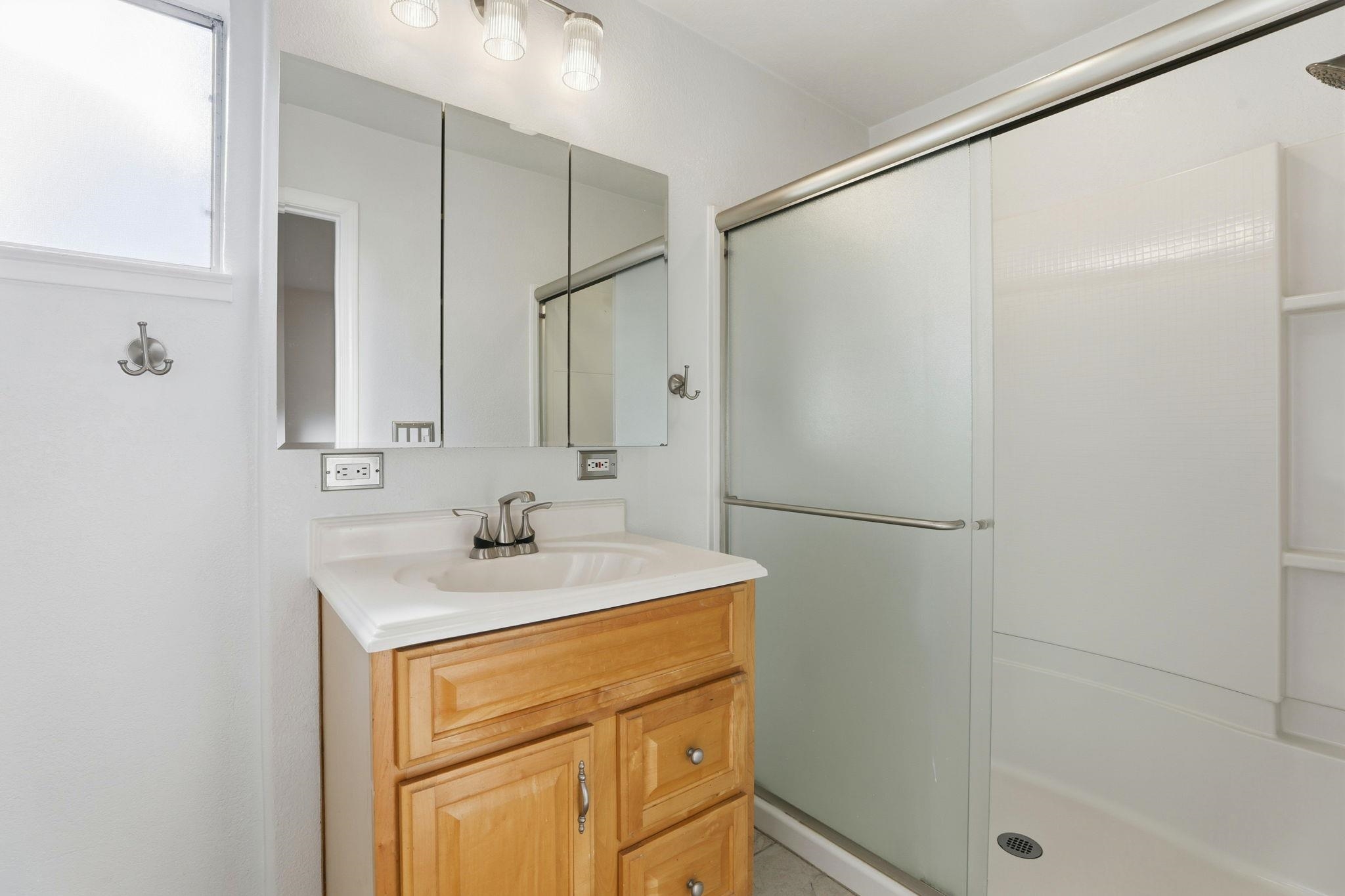 Detail Gallery Image 29 of 37 For 2060 Broadmoor St, Livermore,  CA 94551 - 3 Beds | 2 Baths