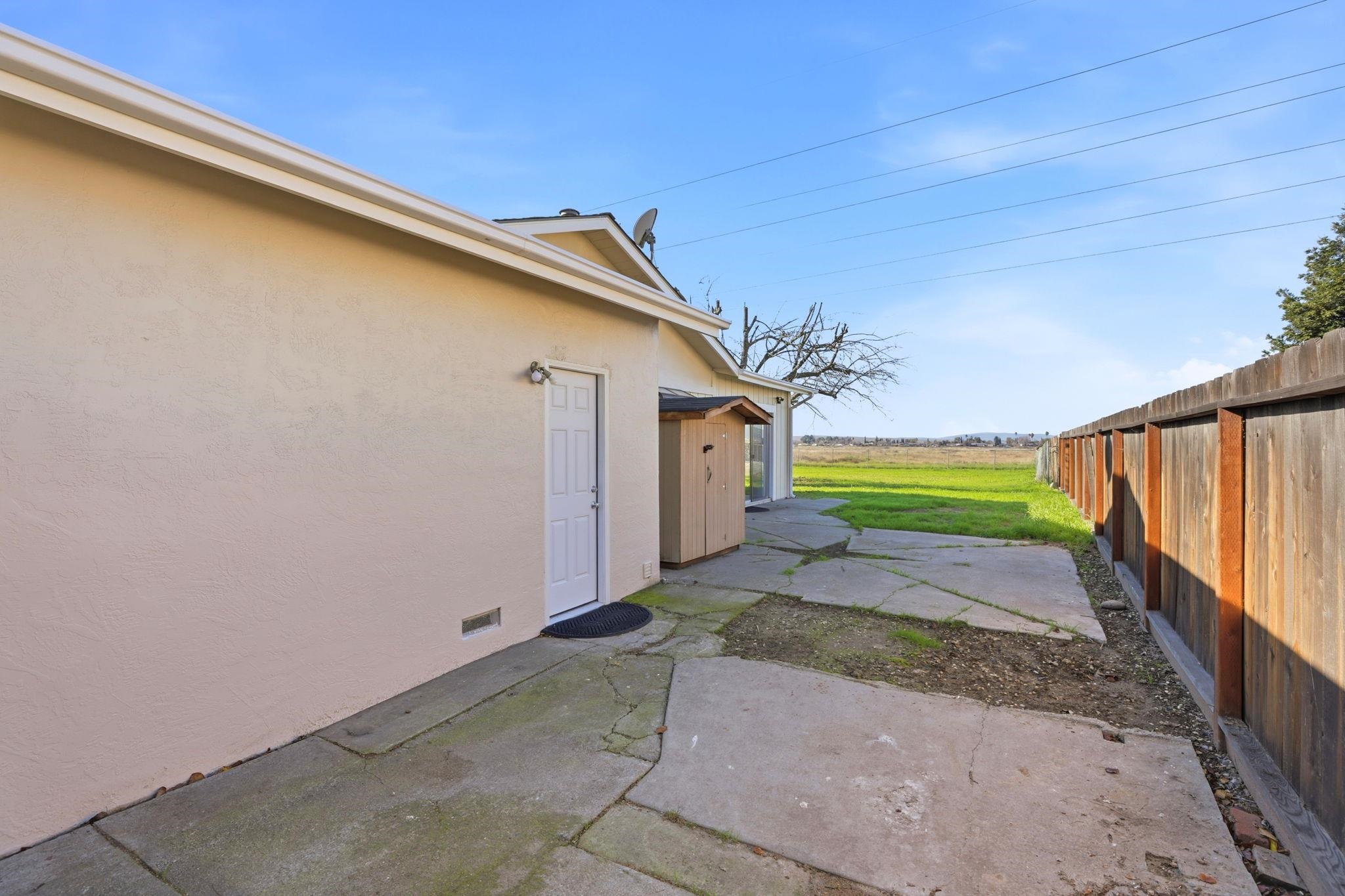 Detail Gallery Image 34 of 37 For 2060 Broadmoor St, Livermore,  CA 94551 - 3 Beds | 2 Baths