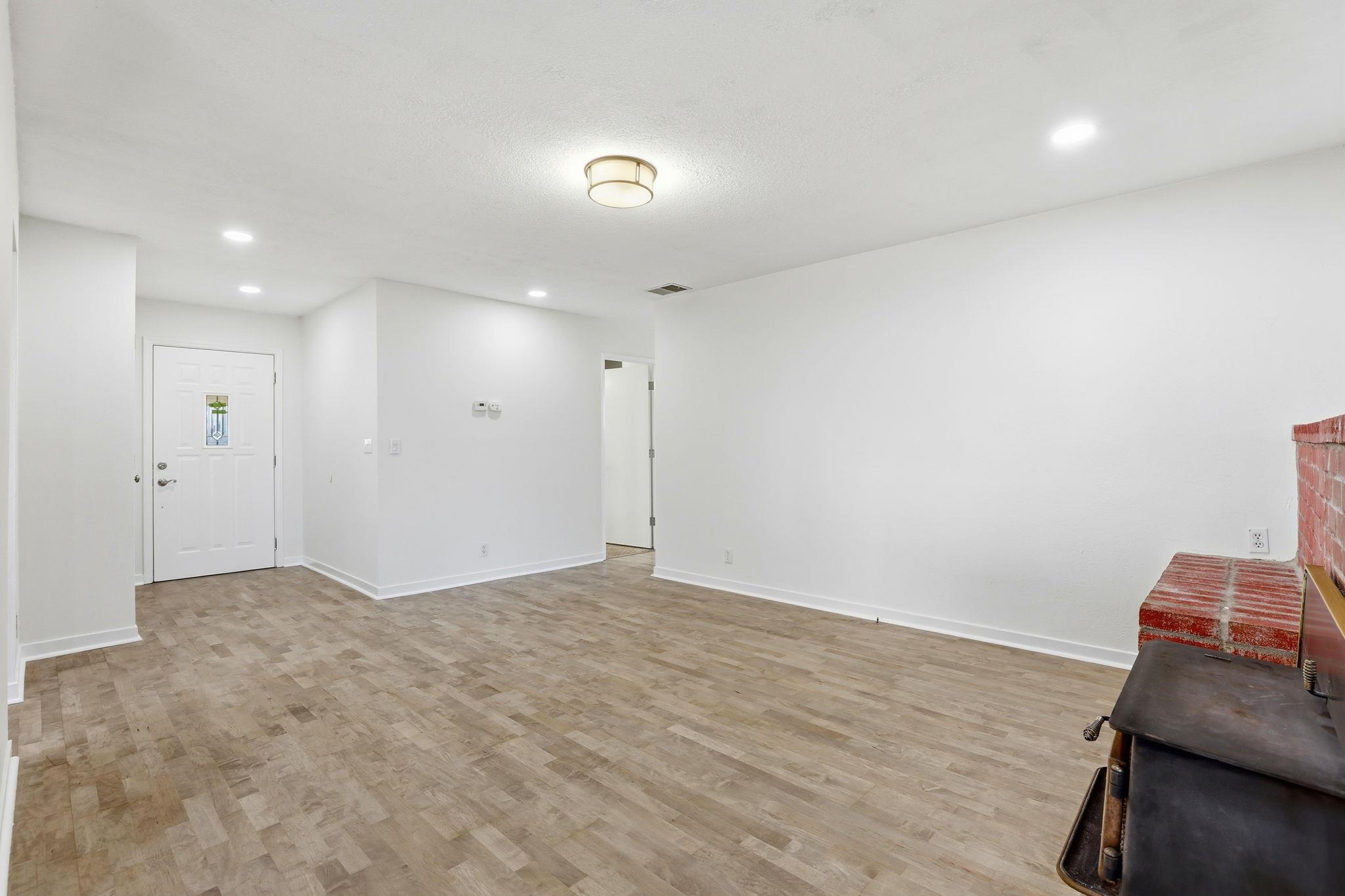 Detail Gallery Image 7 of 37 For 2060 Broadmoor St, Livermore,  CA 94551 - 3 Beds | 2 Baths