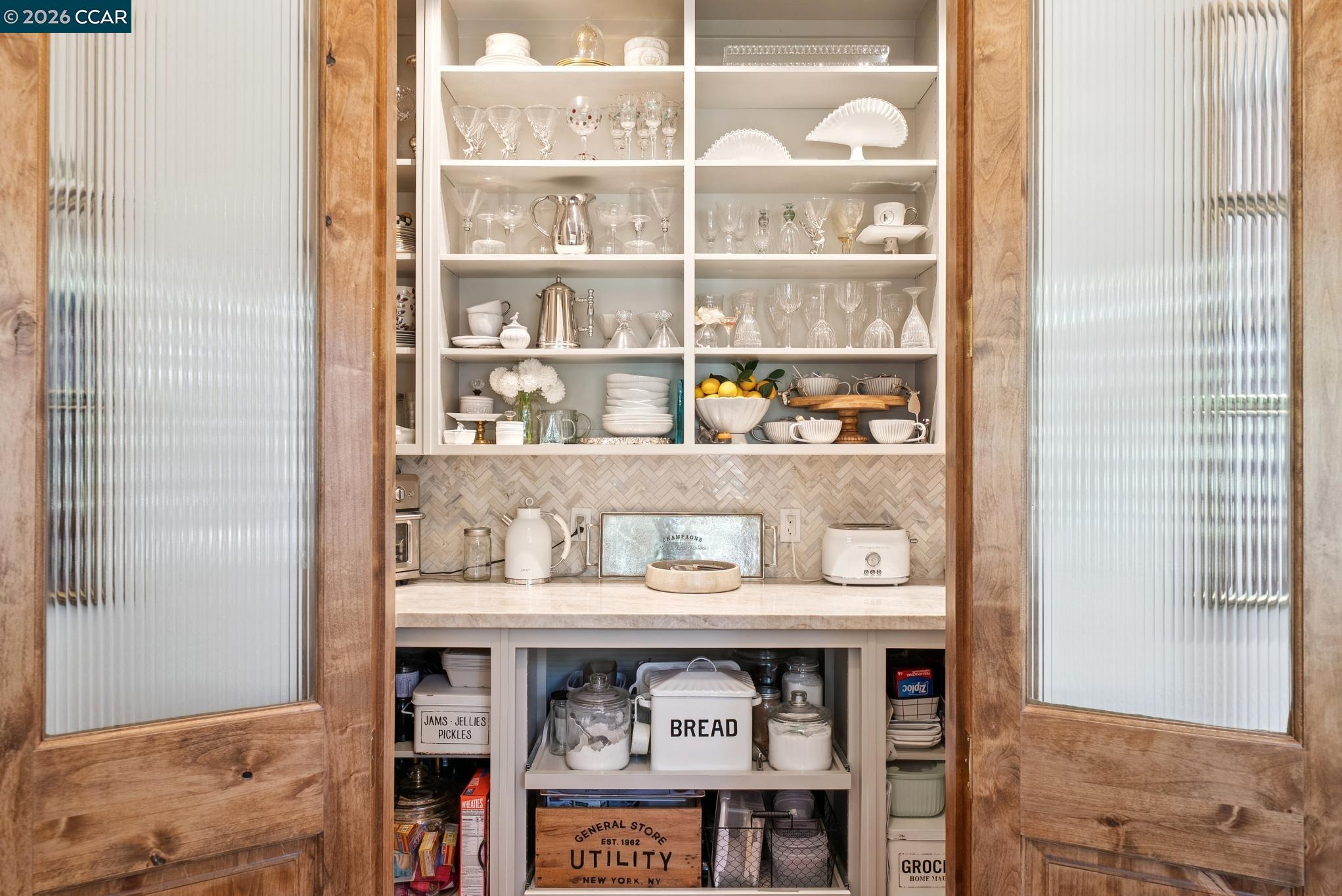 Detail Gallery Image 5 of 58 For 2031 Scarlet Oak Pl, Danville,  CA 94506 - 4 Beds | 2 Baths