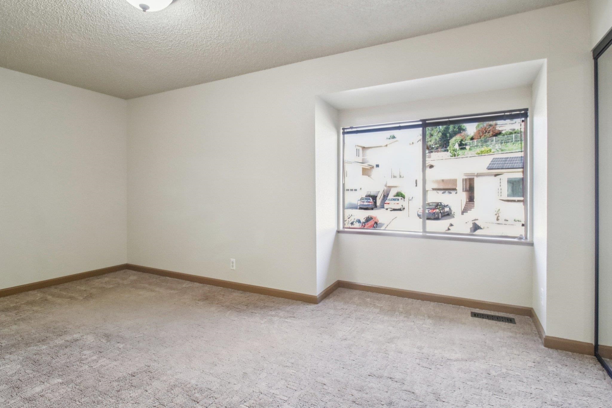 Detail Gallery Image 23 of 45 For 302 Ash Ln, El Sobrante,  CA 94803 - 2 Beds | 1/1 Baths