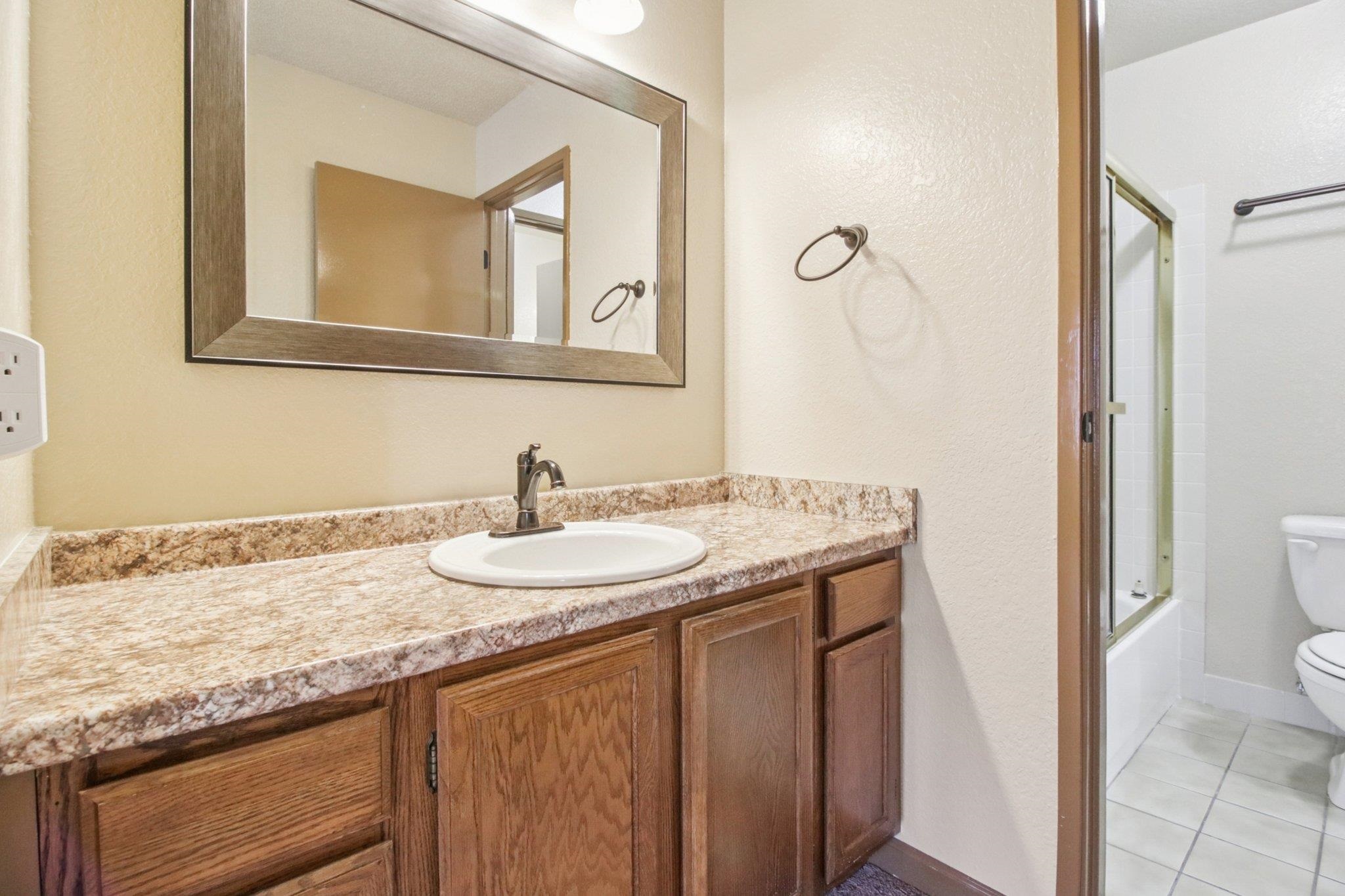 Detail Gallery Image 24 of 45 For 302 Ash Ln, El Sobrante,  CA 94803 - 2 Beds | 1/1 Baths