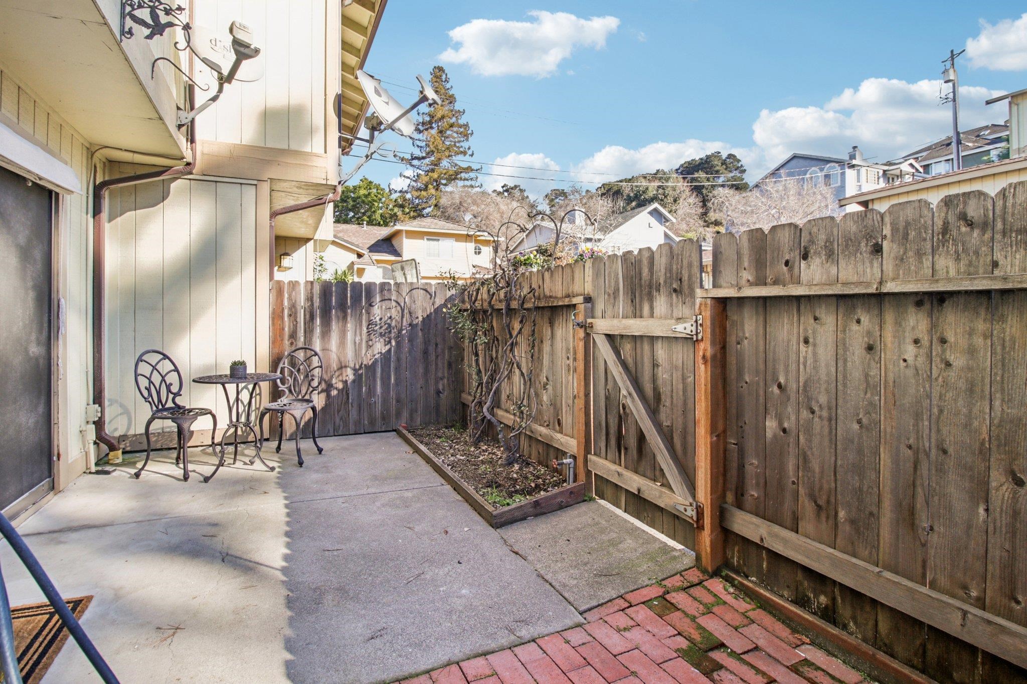 Detail Gallery Image 32 of 45 For 302 Ash Ln, El Sobrante,  CA 94803 - 2 Beds | 1/1 Baths