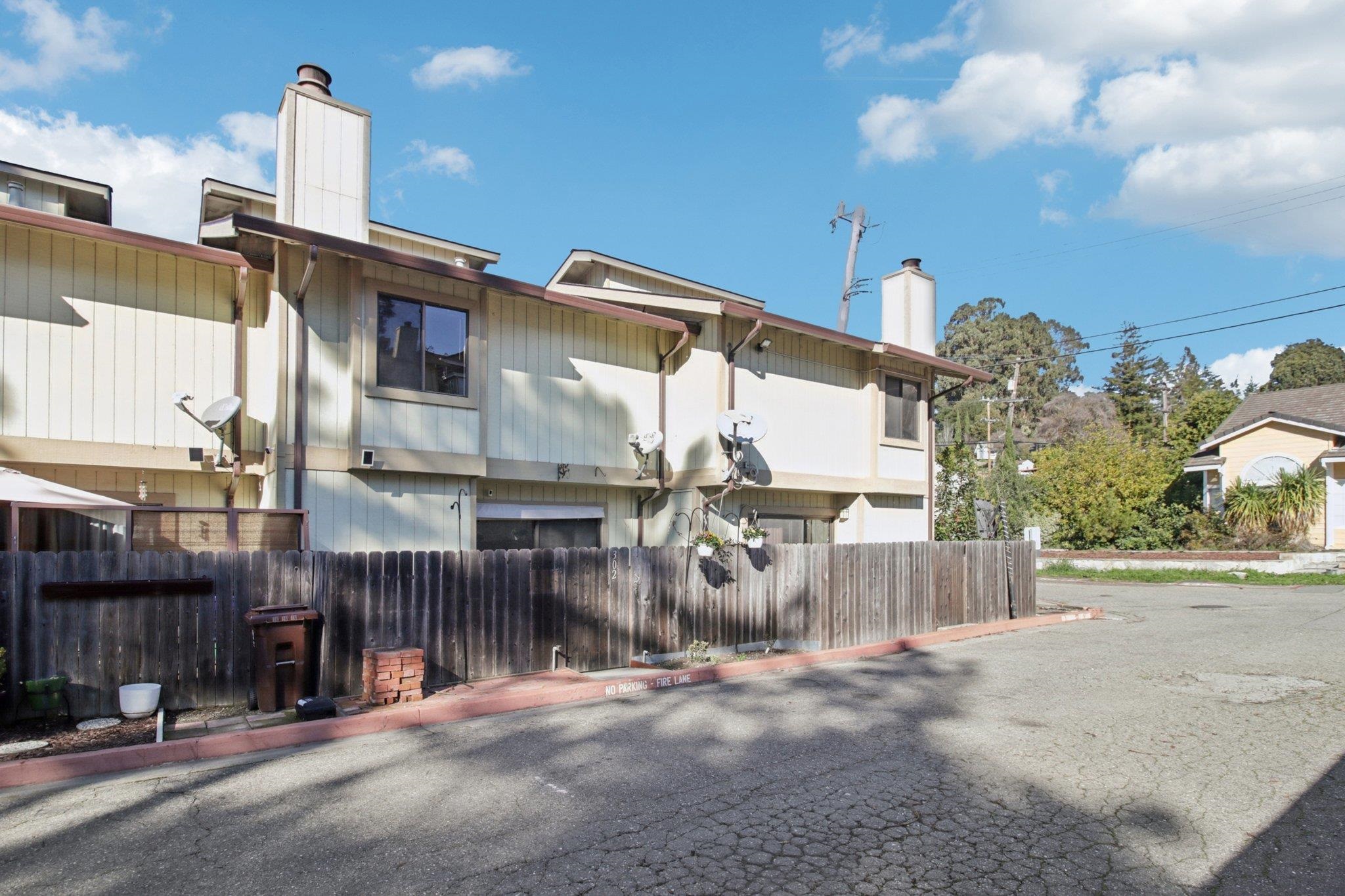 Detail Gallery Image 39 of 45 For 302 Ash Ln, El Sobrante,  CA 94803 - 2 Beds | 1/1 Baths