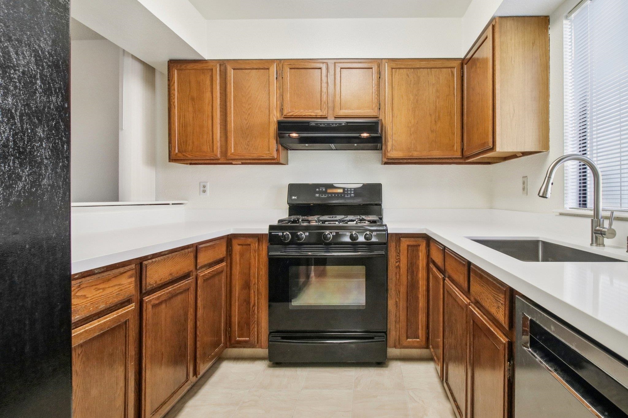 Detail Gallery Image 5 of 45 For 302 Ash Ln, El Sobrante,  CA 94803 - 2 Beds | 1/1 Baths