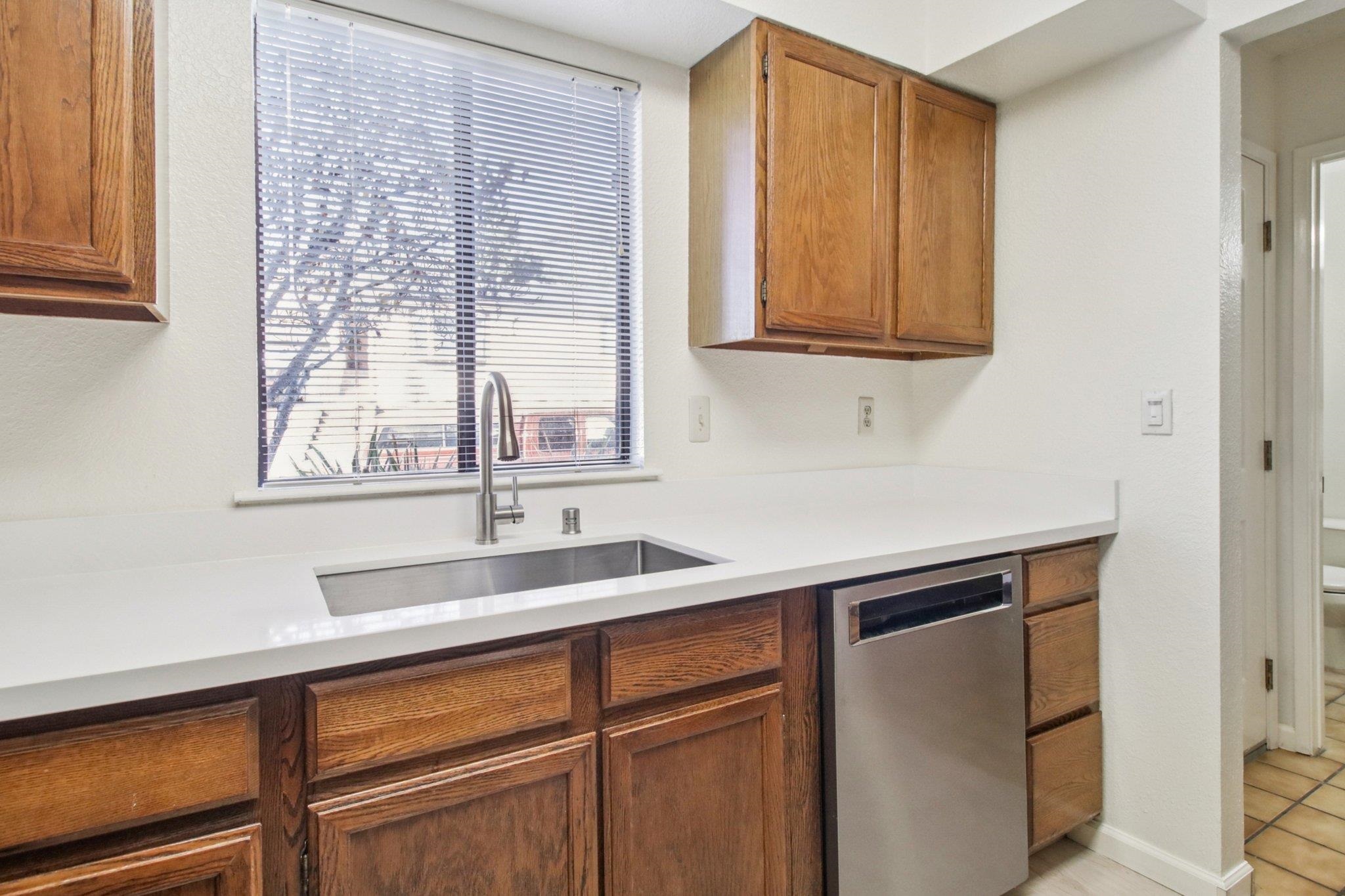 Detail Gallery Image 6 of 45 For 302 Ash Ln, El Sobrante,  CA 94803 - 2 Beds | 1/1 Baths