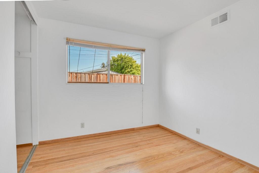 Detail Gallery Image 16 of 28 For 5035 Grimsby Dr, San Jose,  CA 95130 - 5 Beds | 2/1 Baths
