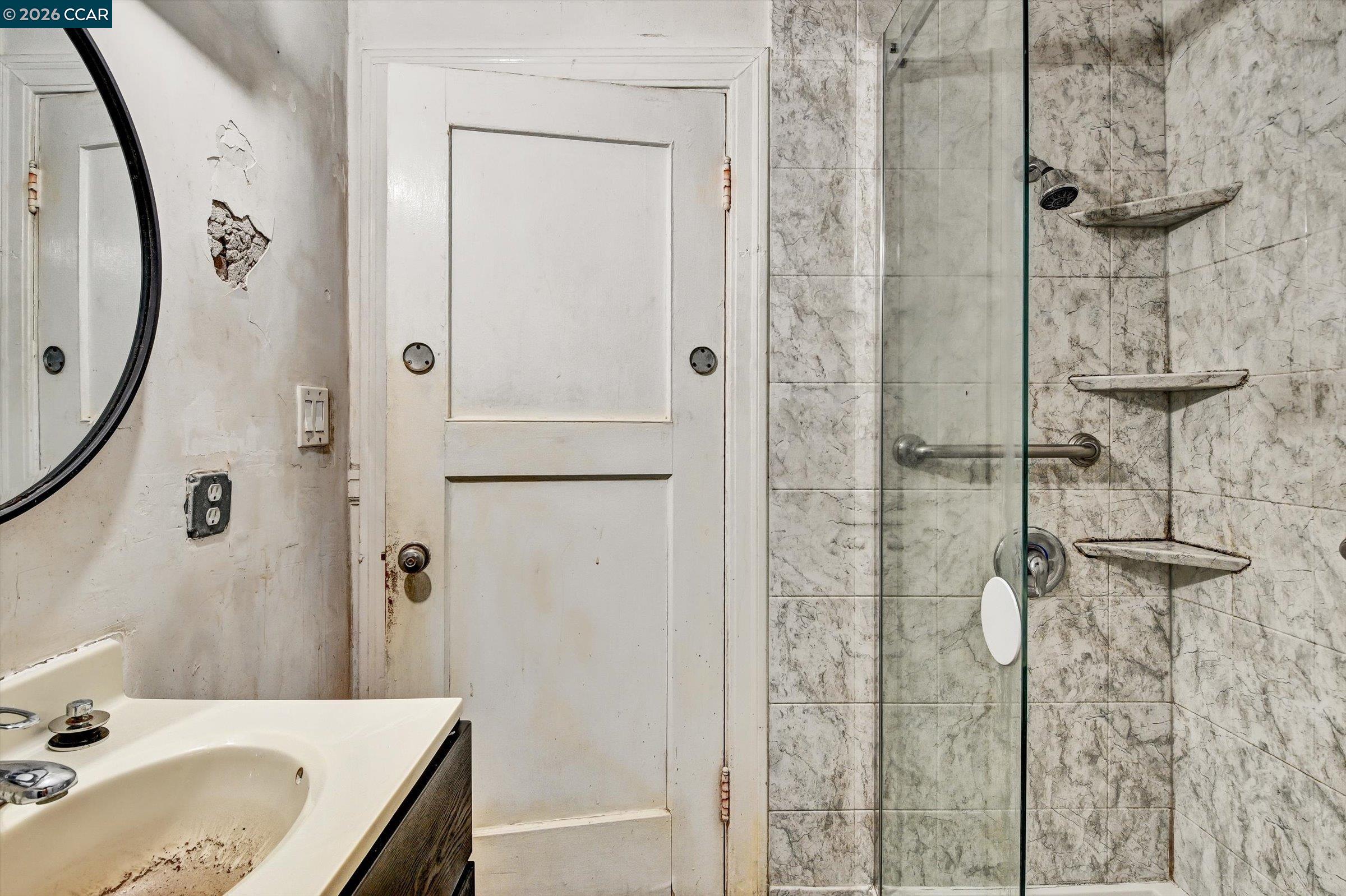 Detail Gallery Image 18 of 40 For 1711 Carleton St, Berkeley,  CA 94703 - 4 Beds | 1 Baths