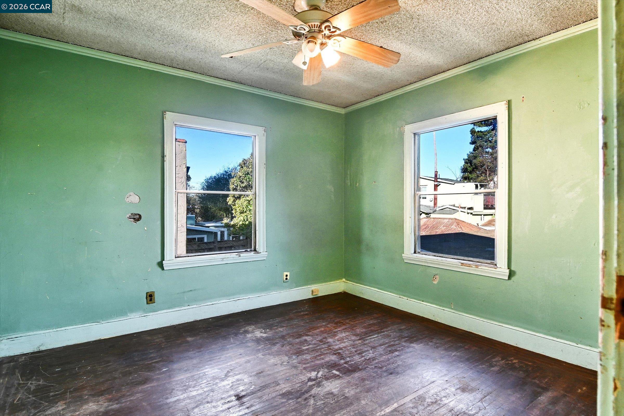 Detail Gallery Image 19 of 40 For 1711 Carleton St, Berkeley,  CA 94703 - 4 Beds | 1 Baths