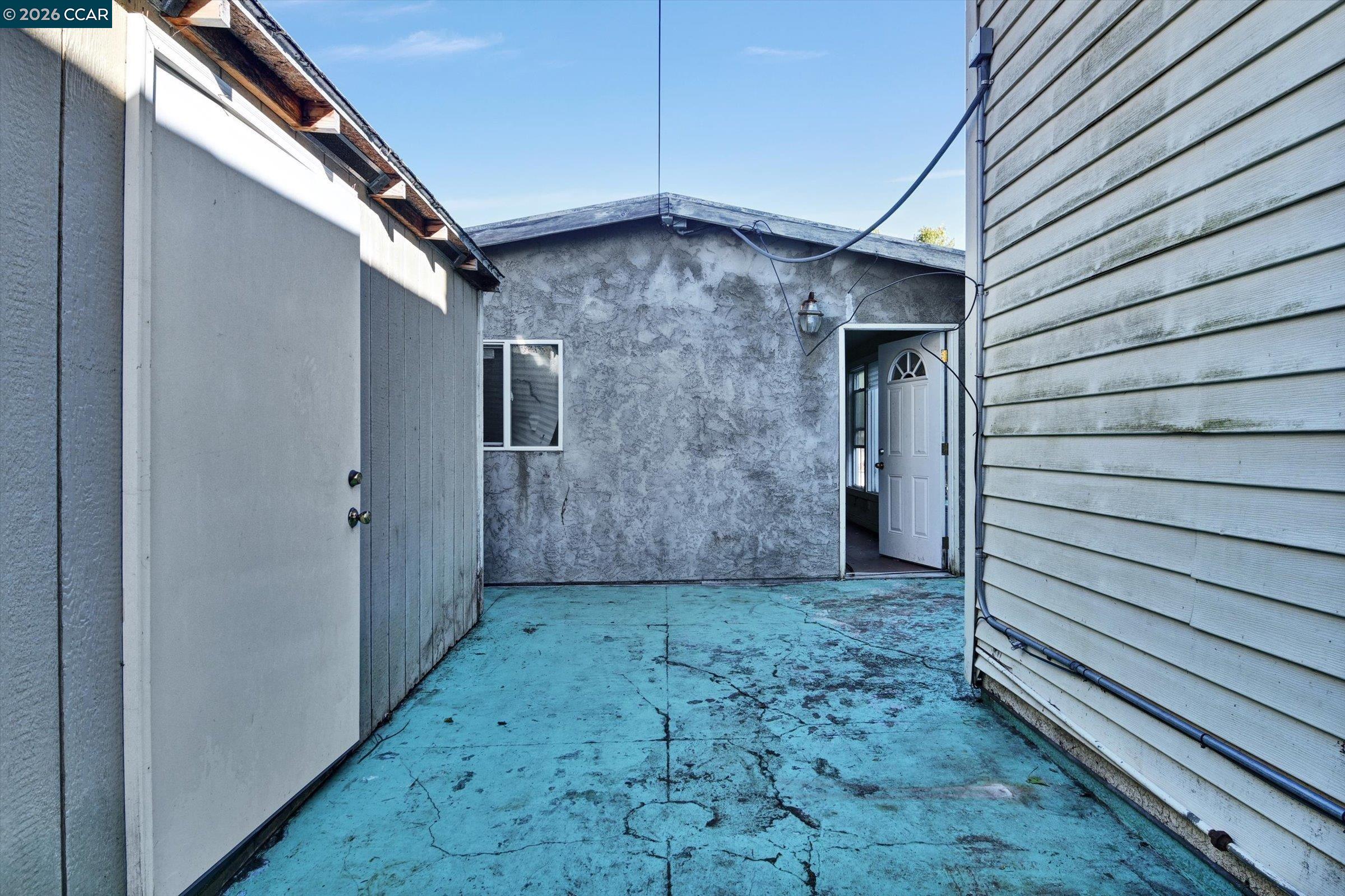 Detail Gallery Image 25 of 40 For 1711 Carleton St, Berkeley,  CA 94703 - 4 Beds | 1 Baths