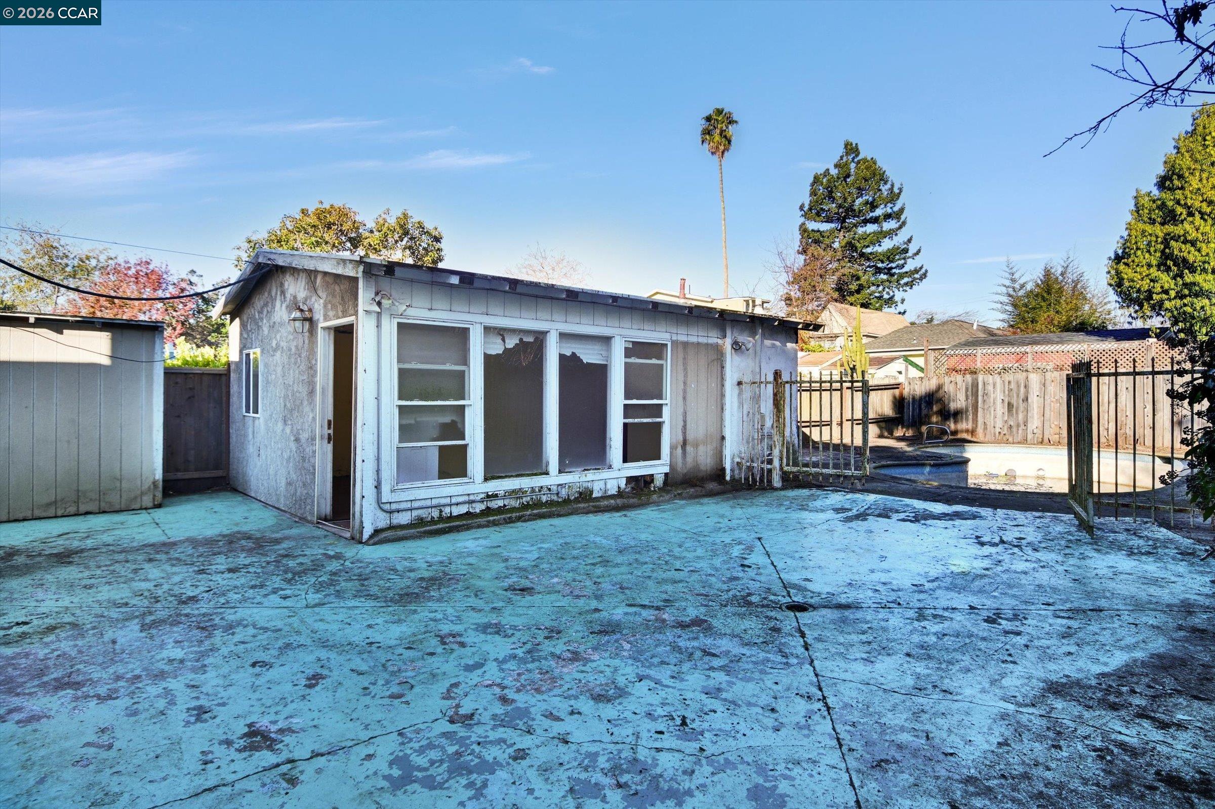 Detail Gallery Image 30 of 40 For 1711 Carleton St, Berkeley,  CA 94703 - 4 Beds | 1 Baths