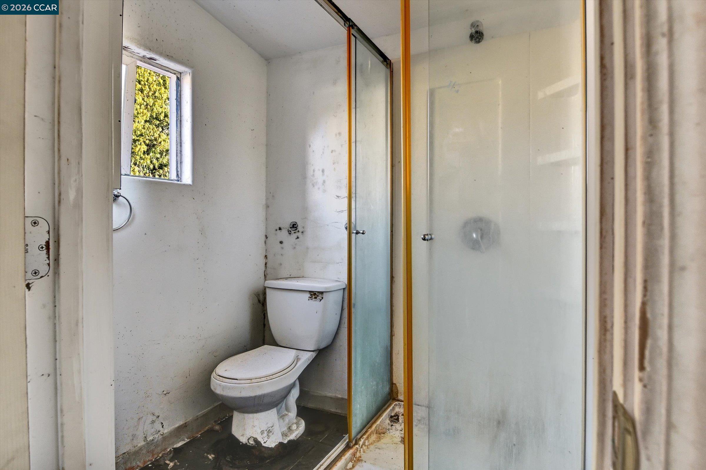 Detail Gallery Image 39 of 40 For 1711 Carleton St, Berkeley,  CA 94703 - 4 Beds | 1 Baths