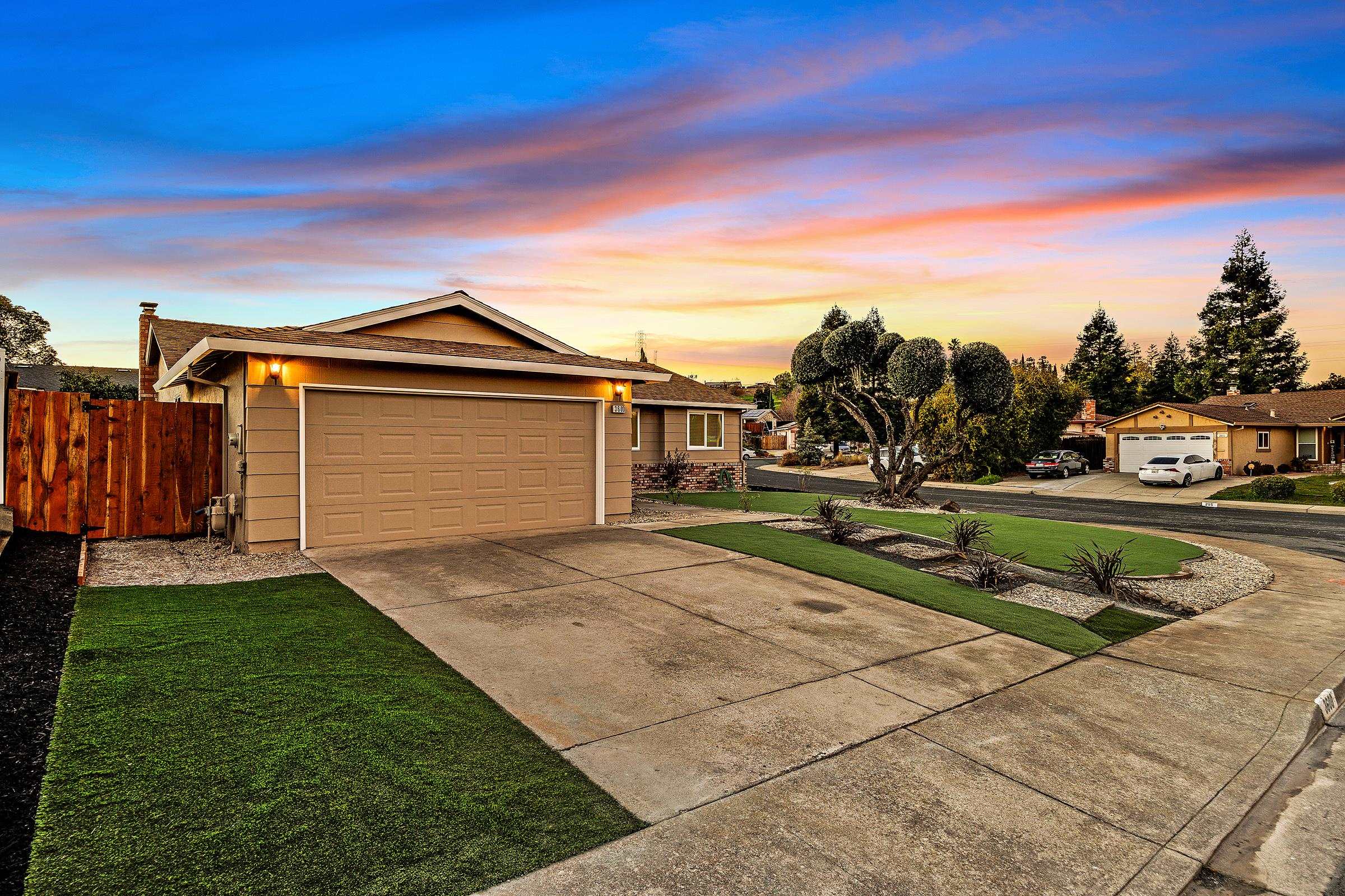 Detail Gallery Image 2 of 49 For 3600 Brookdale Cir, Antioch,  CA 94509 - 3 Beds | 2 Baths
