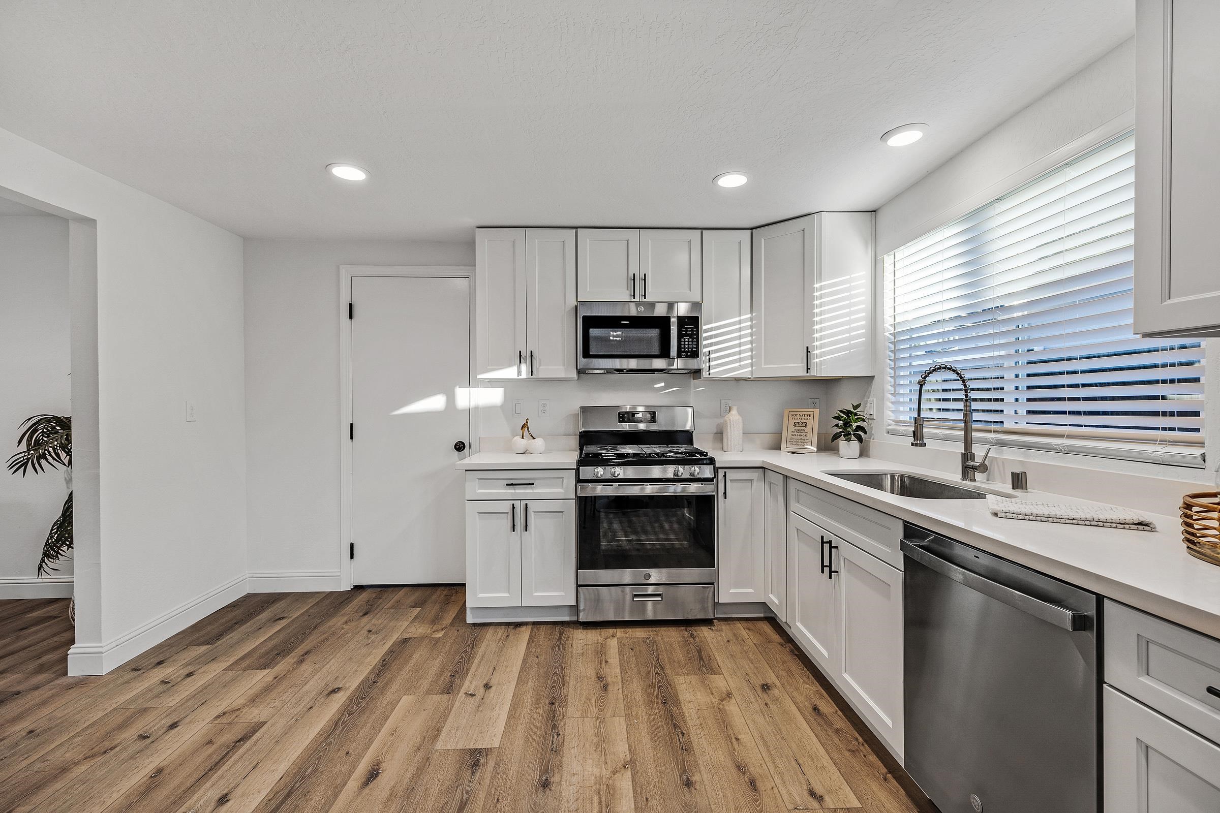 Detail Gallery Image 16 of 49 For 3600 Brookdale Cir, Antioch,  CA 94509 - 3 Beds | 2 Baths