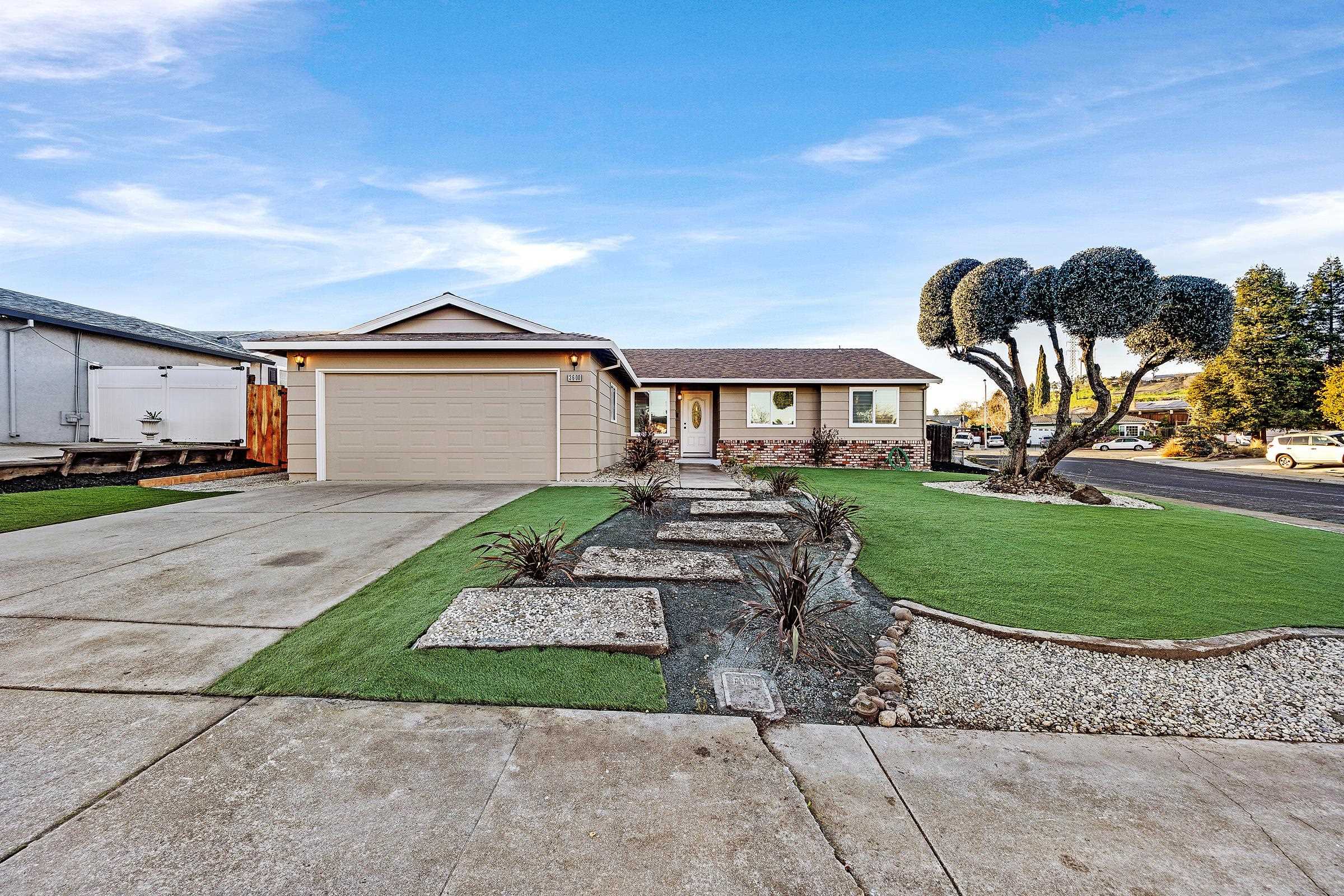 Detail Gallery Image 4 of 49 For 3600 Brookdale Cir, Antioch,  CA 94509 - 3 Beds | 2 Baths