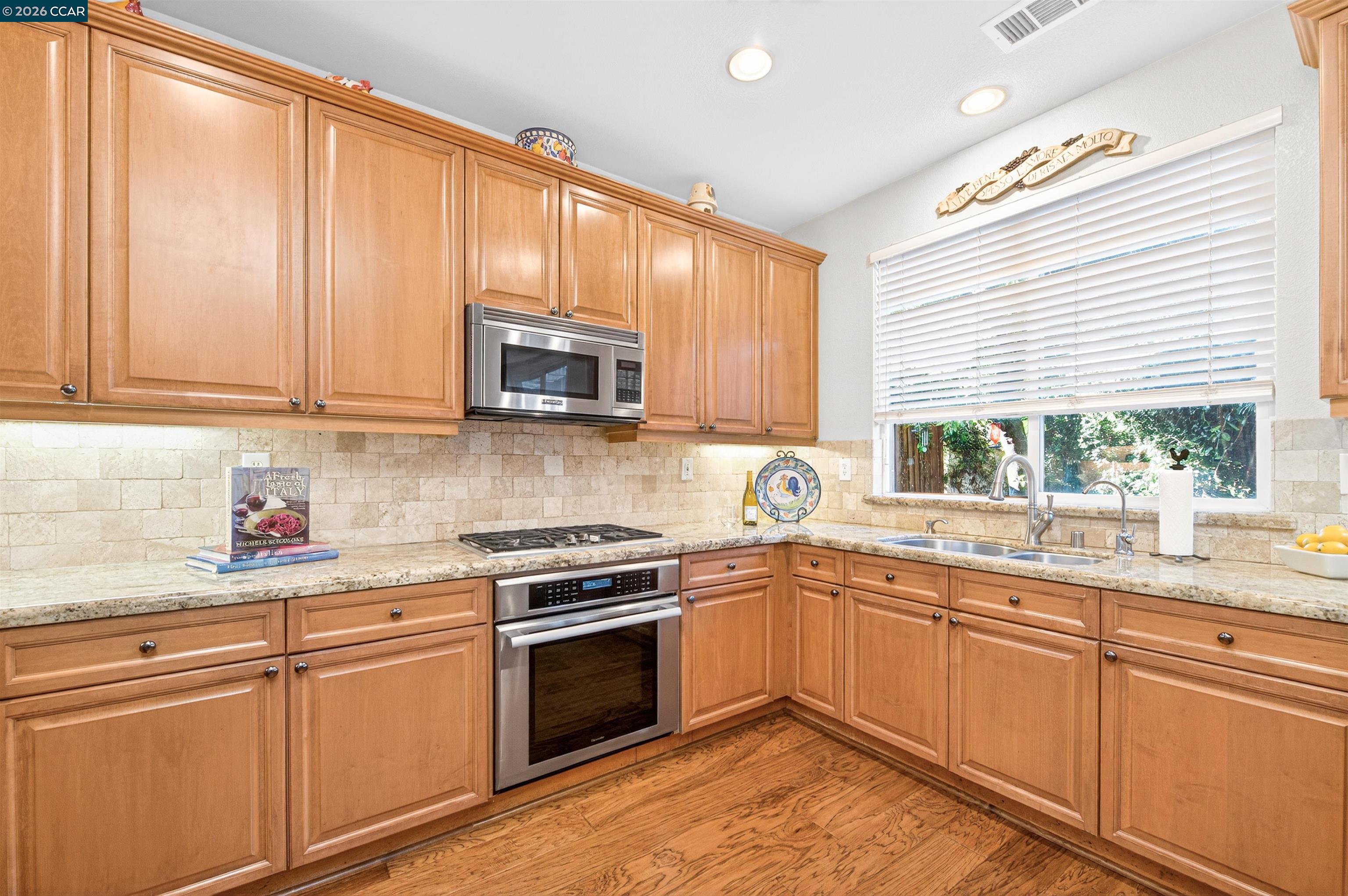 Detail Gallery Image 10 of 40 For 5764 Idlewood St, Dublin,  CA 94568 - 4 Beds | 2/1 Baths