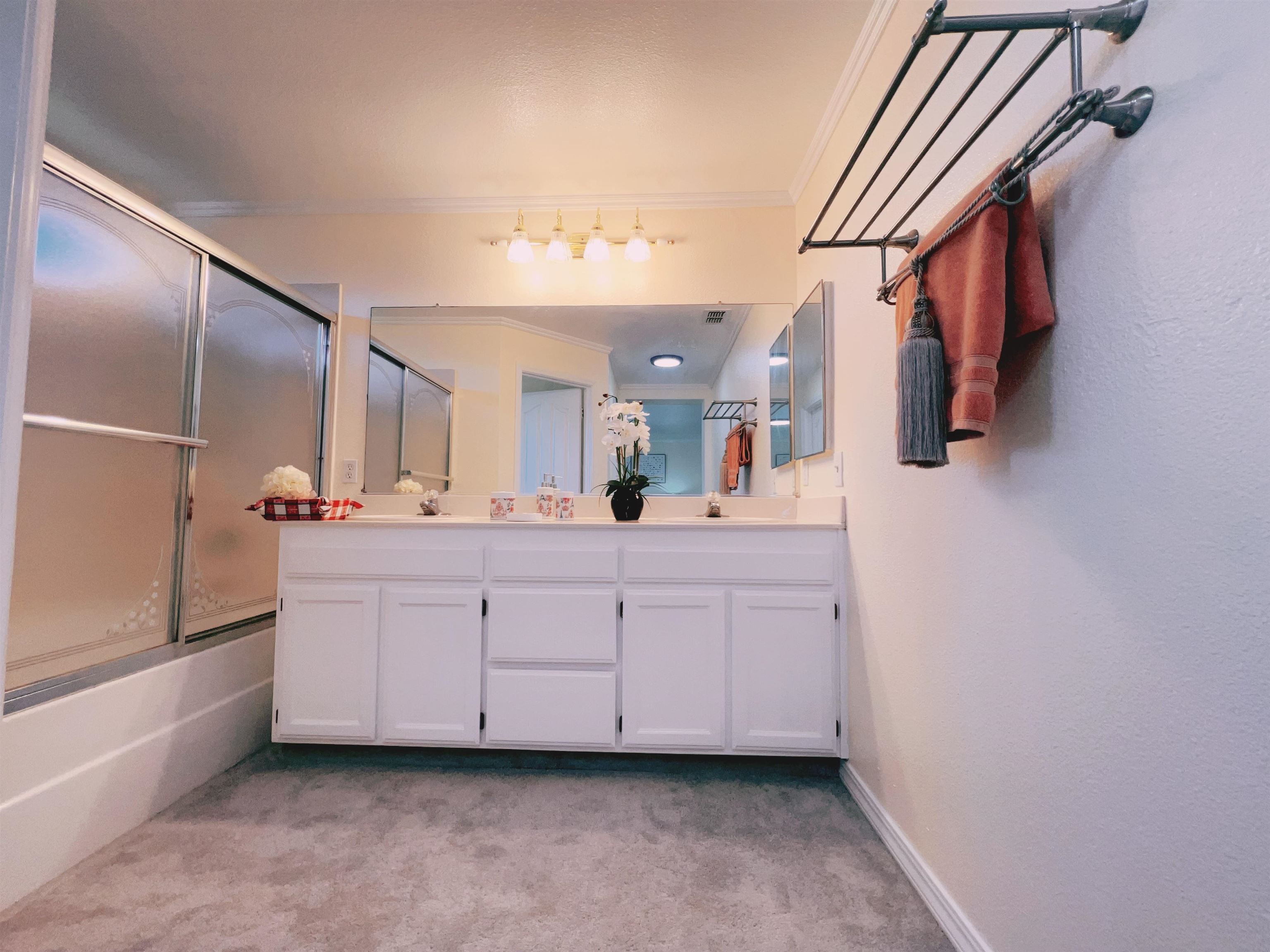 Detail Gallery Image 21 of 27 For 19 Quartz Court, Pittsburg,  CA 94565 - 6 Beds | 3/1 Baths