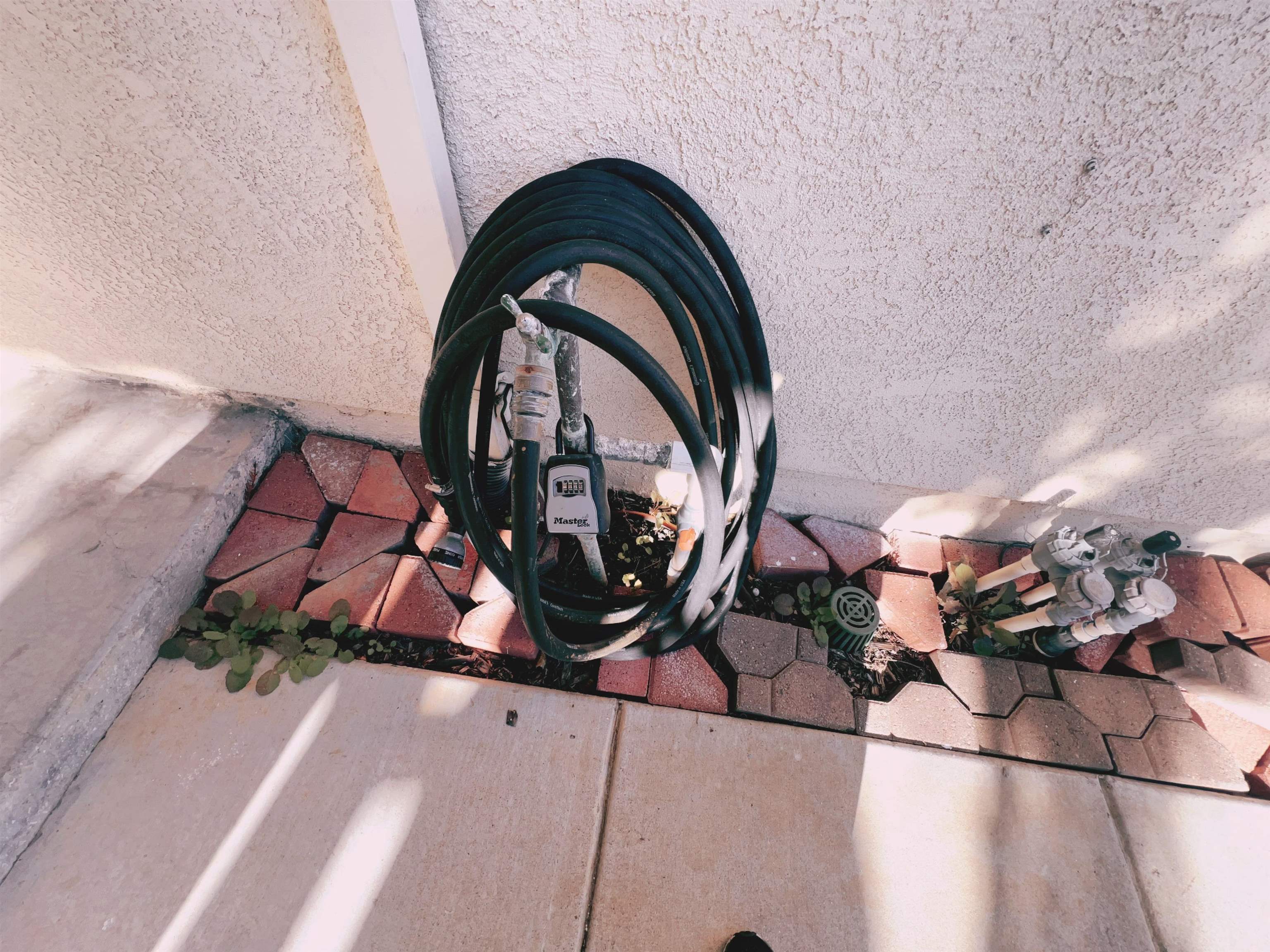 Detail Gallery Image 23 of 27 For 19 Quartz Court, Pittsburg,  CA 94565 - 6 Beds | 3/1 Baths