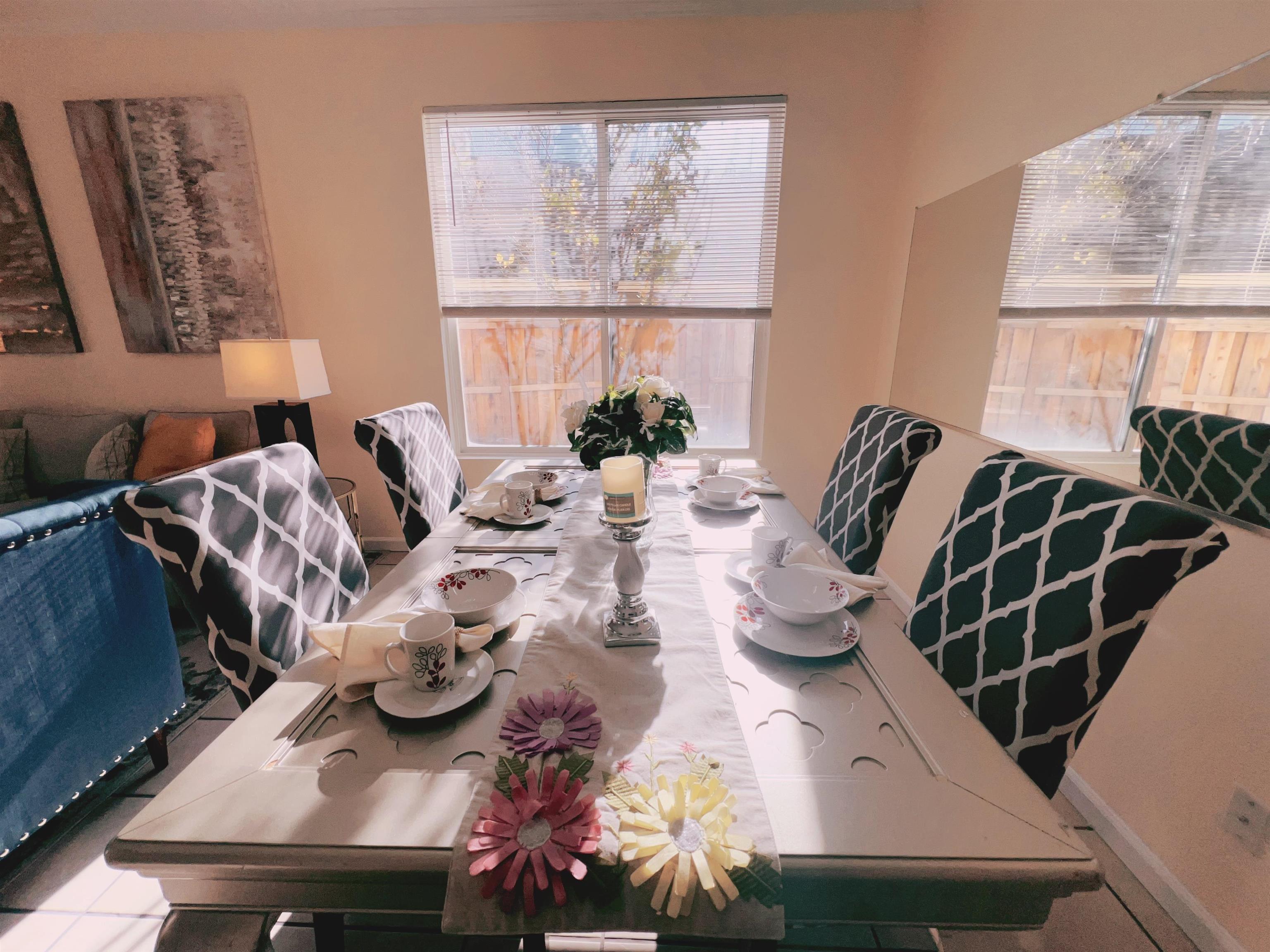 Detail Gallery Image 10 of 27 For 19 Quartz Court, Pittsburg,  CA 94565 - 6 Beds | 3/1 Baths