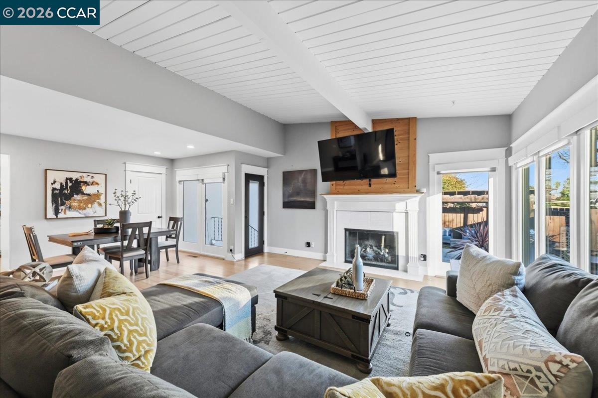 Detail Gallery Image 2 of 42 For 209 Towers, Pacheco,  CA 94553 - 3 Beds | 2 Baths