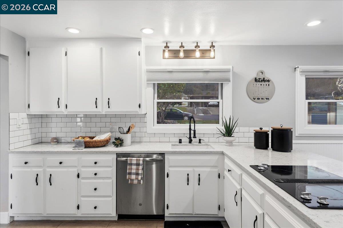 Detail Gallery Image 9 of 42 For 209 Towers, Pacheco,  CA 94553 - 3 Beds | 2 Baths