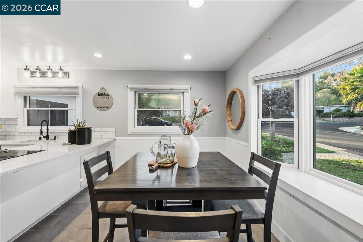 Detail Gallery Image 10 of 42 For 209 Towers, Pacheco,  CA 94553 - 3 Beds | 2 Baths