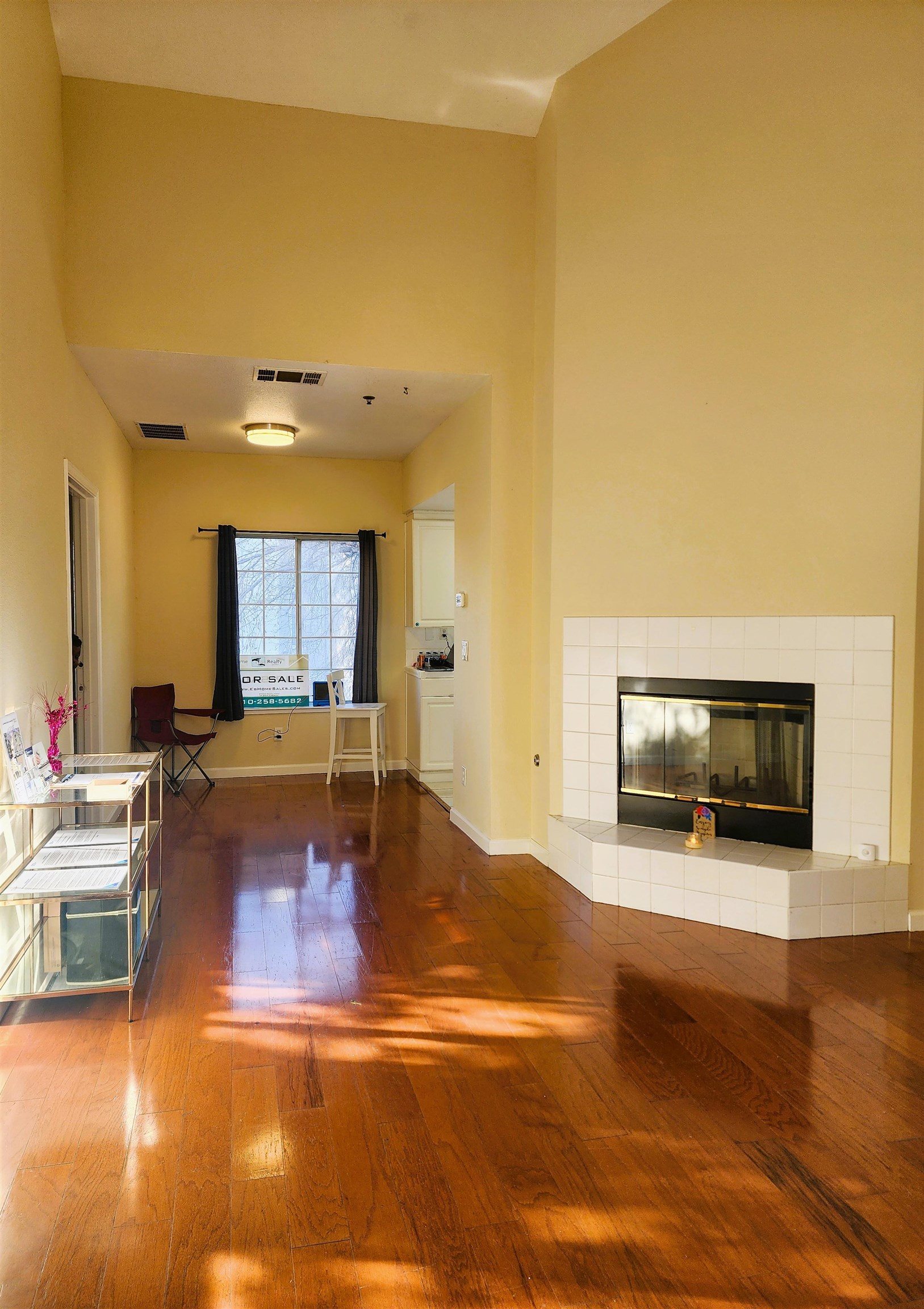 Detail Gallery Image 12 of 26 For 1410 Thrush Ave #3,  –,  CA 94578 - 2 Beds | 2 Baths