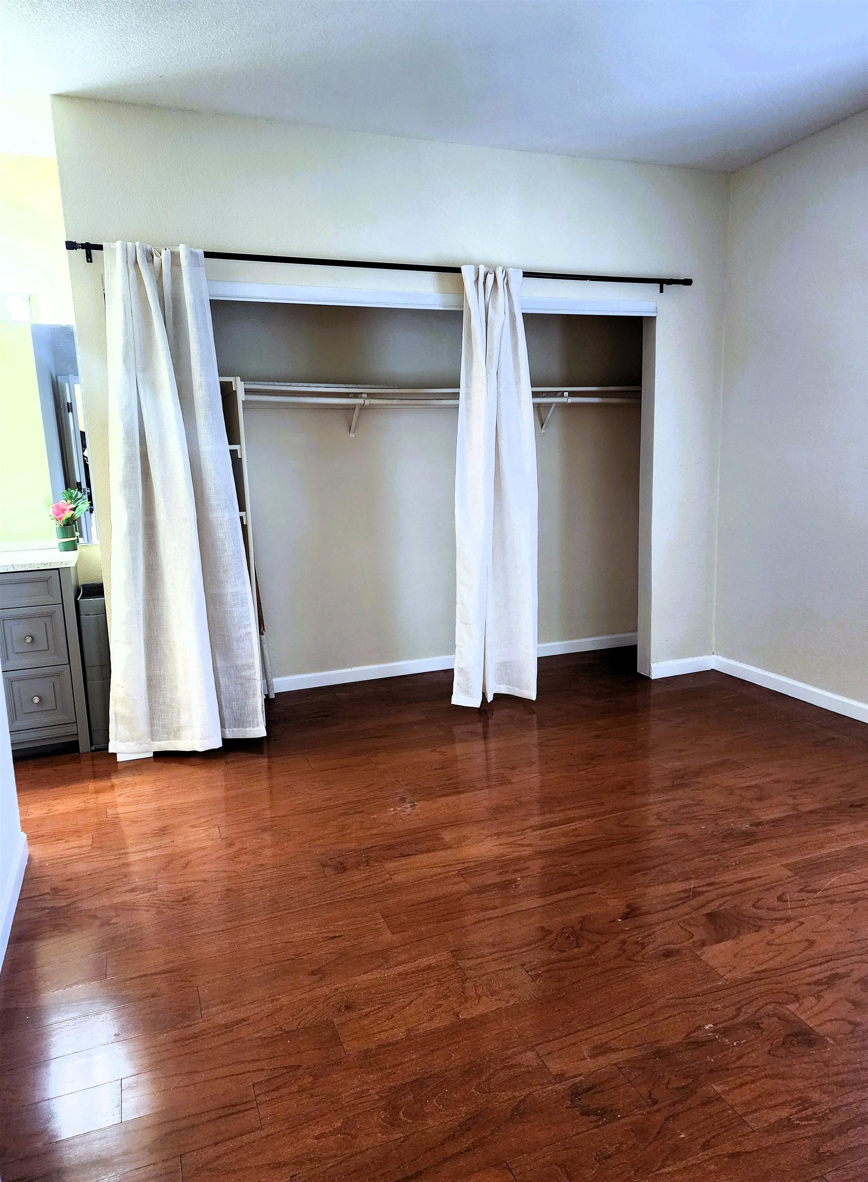 Detail Gallery Image 16 of 26 For 1410 Thrush Ave #3,  –,  CA 94578 - 2 Beds | 2 Baths