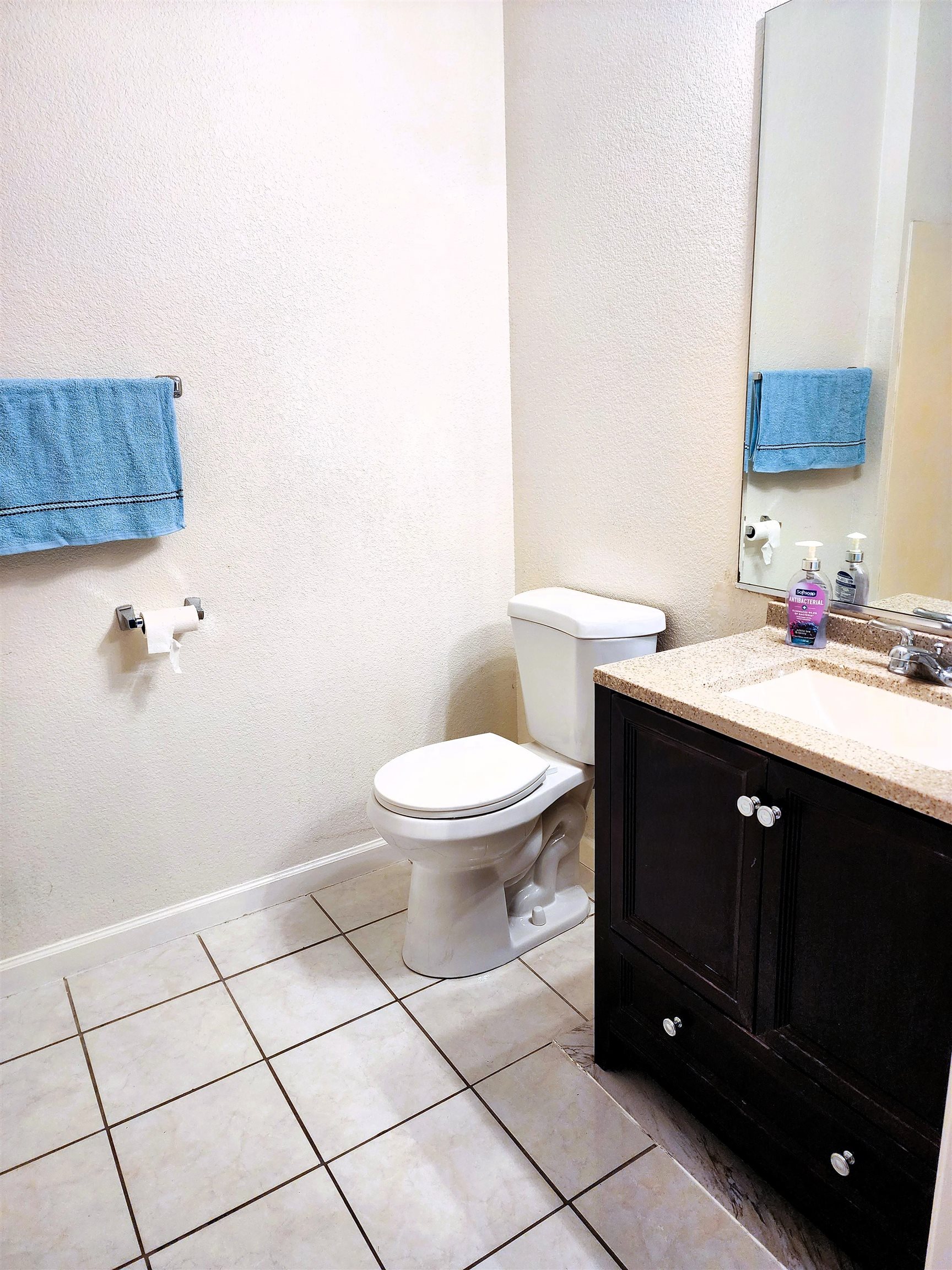 Detail Gallery Image 21 of 26 For 1410 Thrush Ave #3,  –,  CA 94578 - 2 Beds | 2 Baths