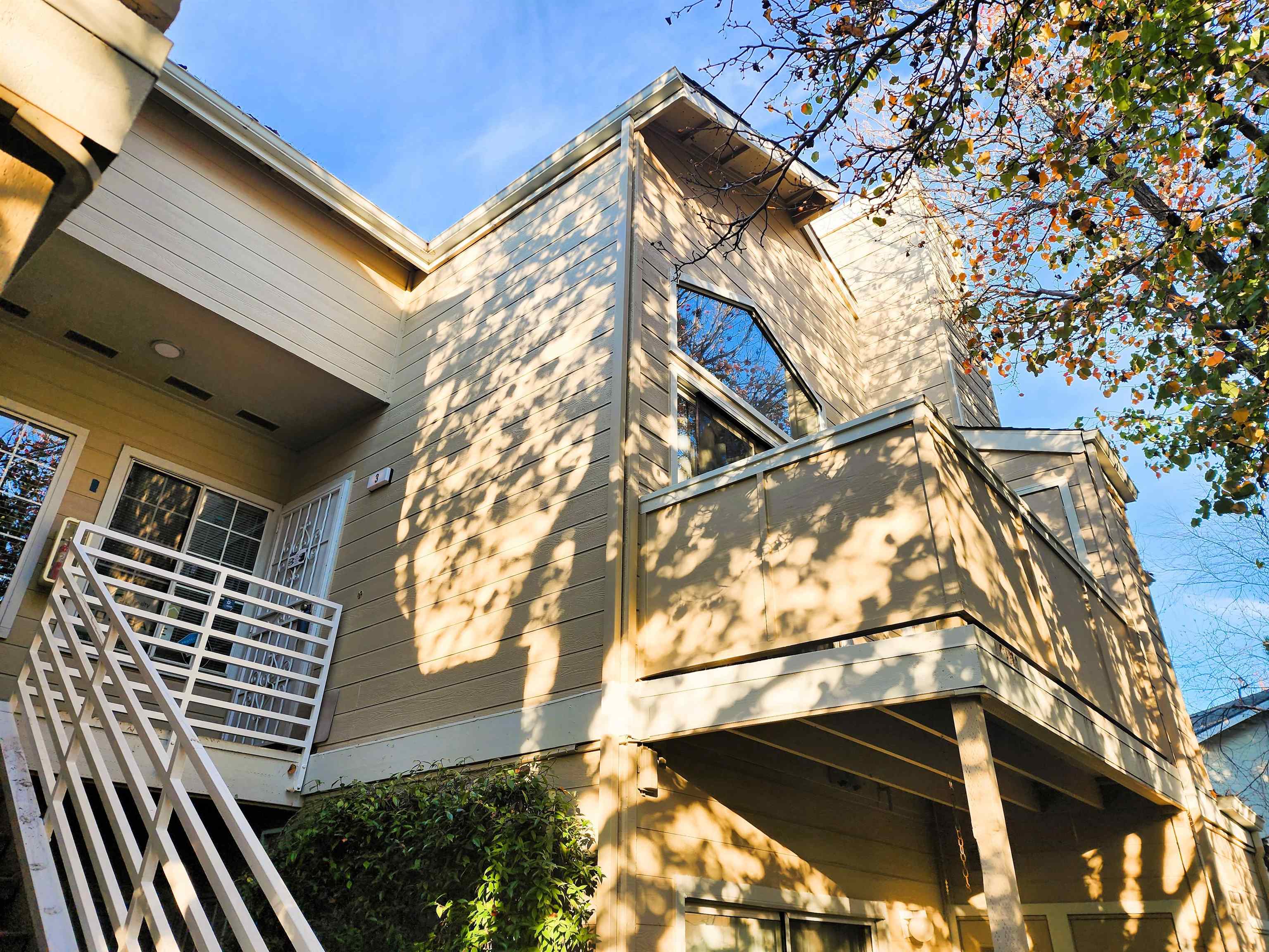 Detail Gallery Image 6 of 26 For 1410 Thrush Ave #3,  –,  CA 94578 - 2 Beds | 2 Baths