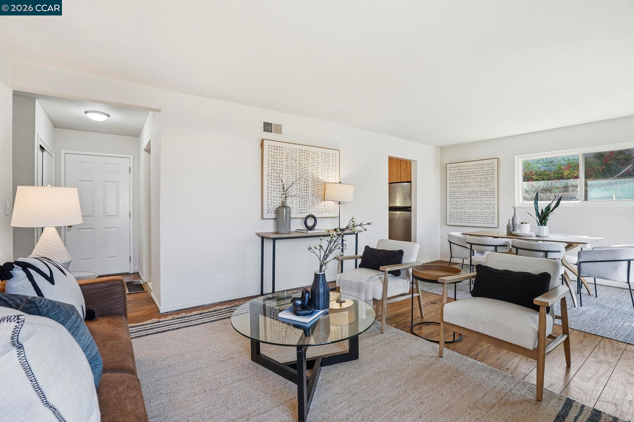 Detail Gallery Image 3 of 29 For 1139 Aspen Dr, Concord,  CA 94520 - 3 Beds | 2/1 Baths