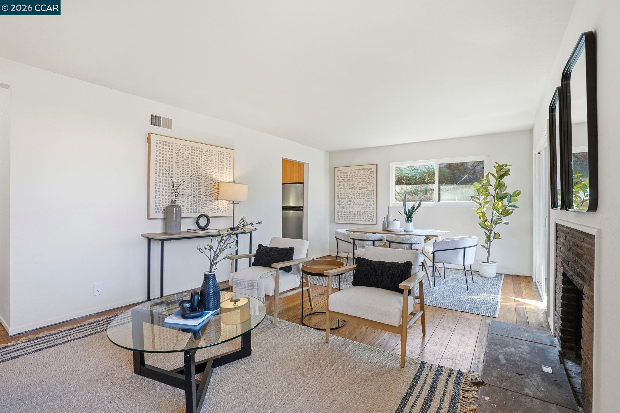 Detail Gallery Image 4 of 29 For 1139 Aspen Dr, Concord,  CA 94520 - 3 Beds | 2/1 Baths