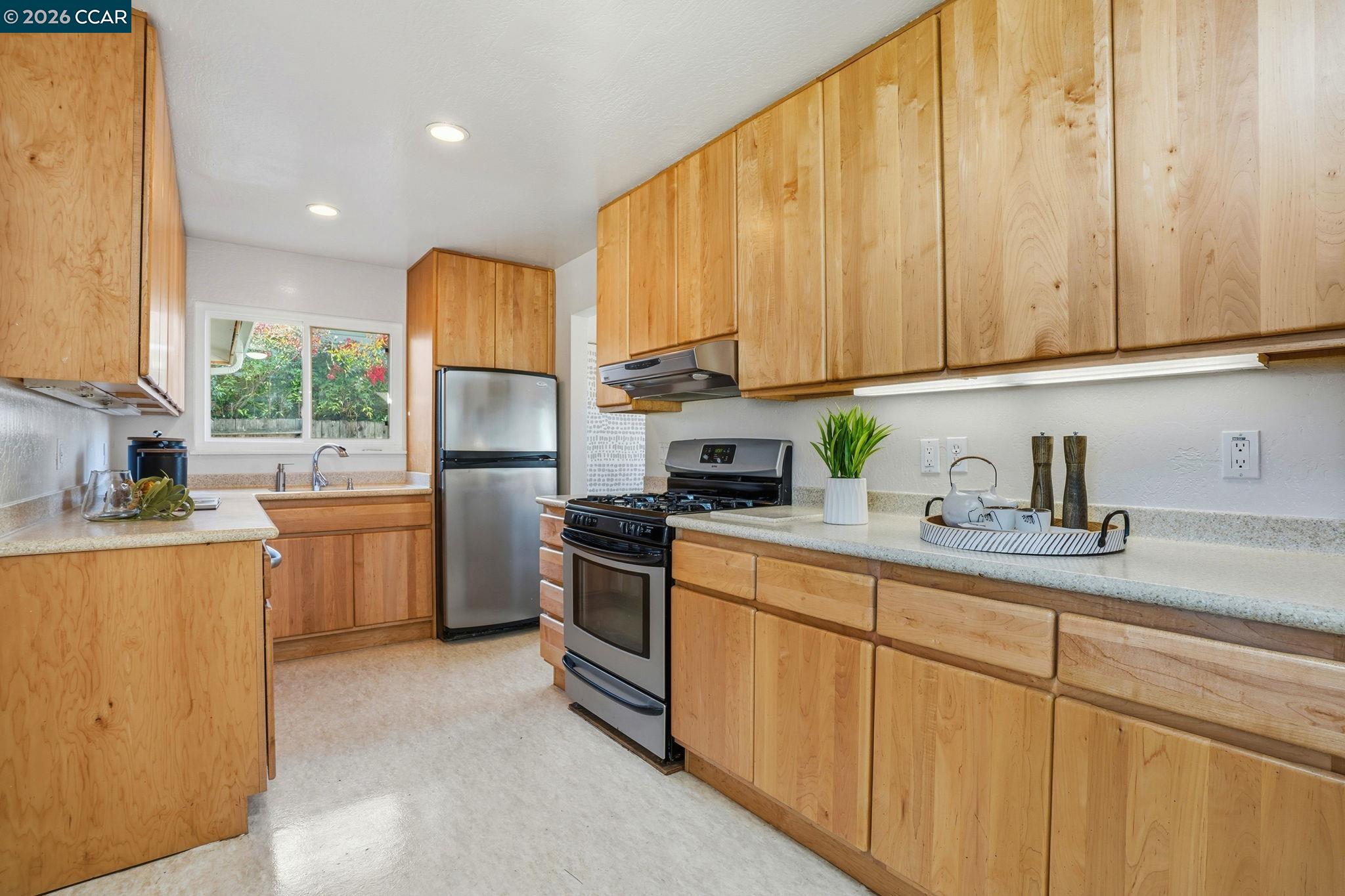 Detail Gallery Image 7 of 29 For 1139 Aspen Dr, Concord,  CA 94520 - 3 Beds | 2/1 Baths