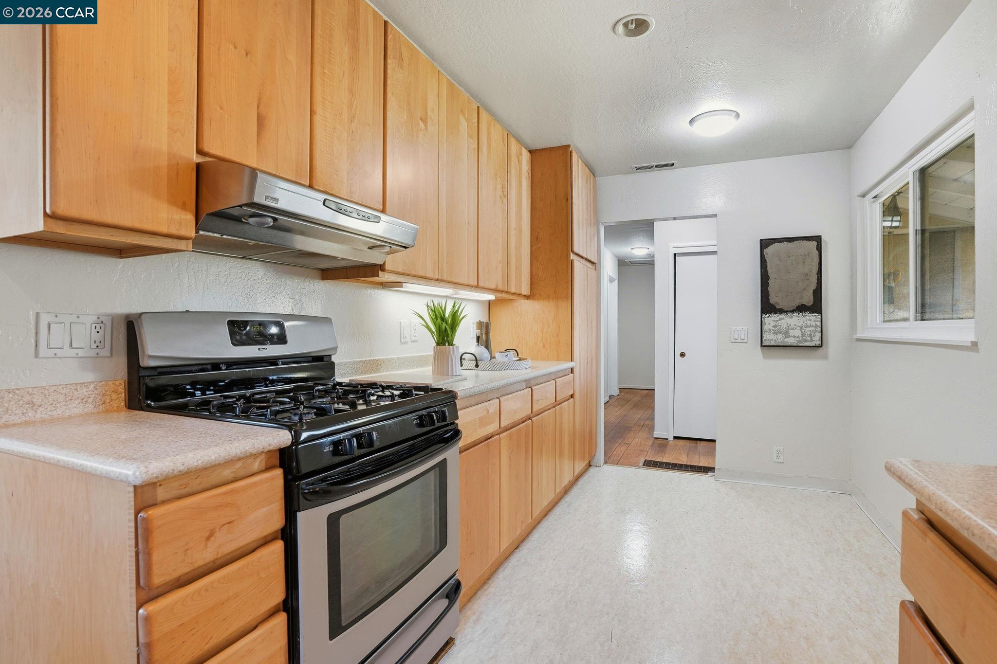 Detail Gallery Image 9 of 29 For 1139 Aspen Dr, Concord,  CA 94520 - 3 Beds | 2/1 Baths