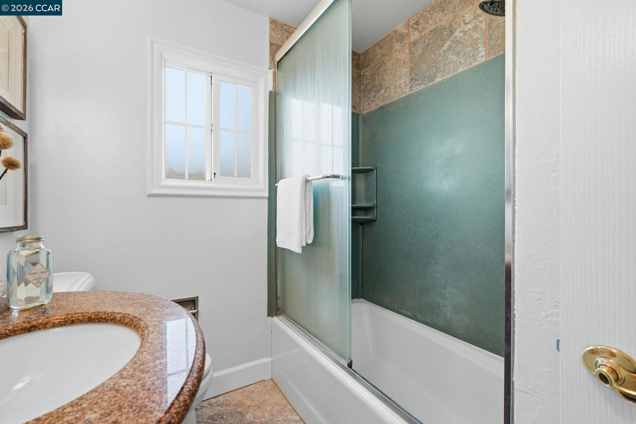 Detail Gallery Image 35 of 41 For 1868 Granada Dr, Concord,  CA 94519 - 4 Beds | 2 Baths