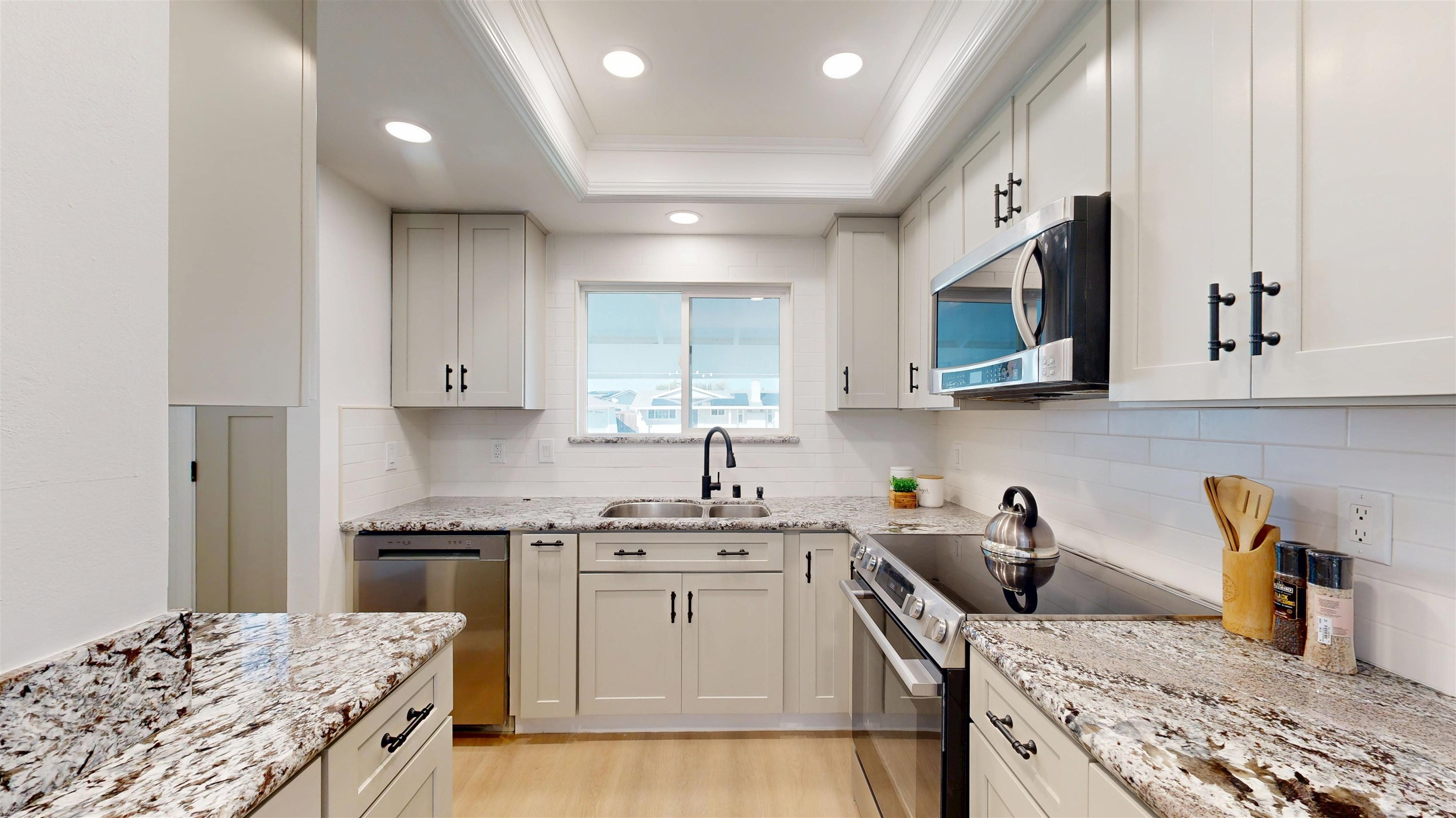 Detail Gallery Image 6 of 31 For 6852 Massey Ct, Pleasanton,  CA 94588 - 3 Beds | 2 Baths