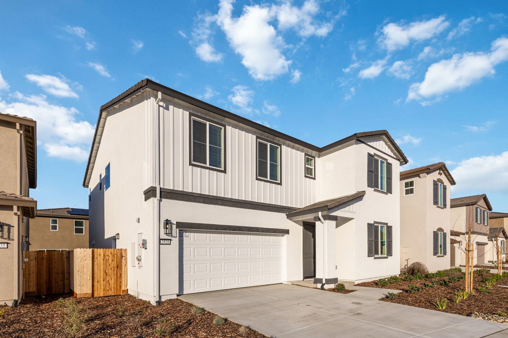 Detail Gallery Image 3 of 52 For 2521 Sather Street, Manteca,  CA 95337 - 5 Beds | 3 Baths