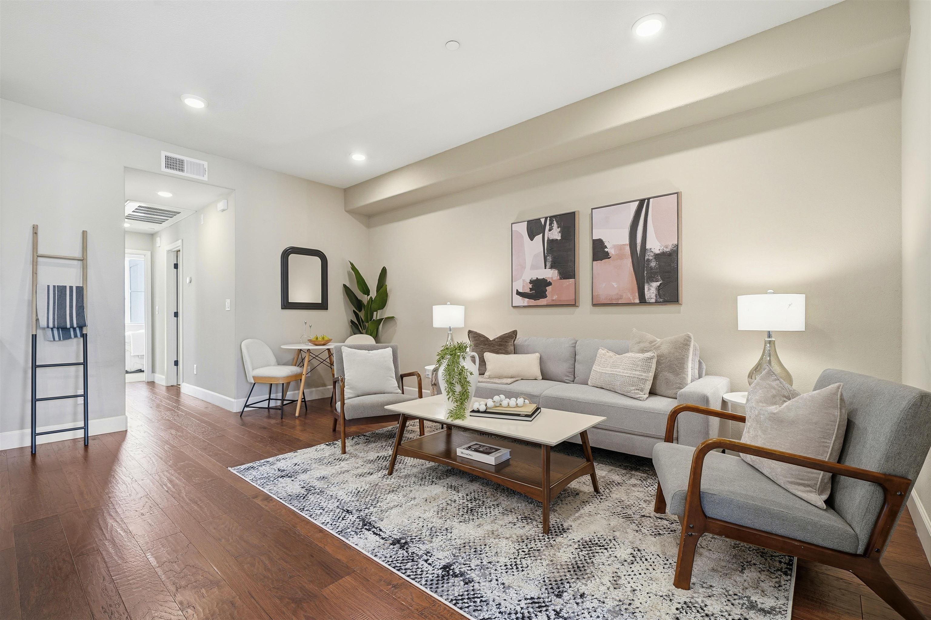 Photo #2: 41121150 Listing: Photo #2