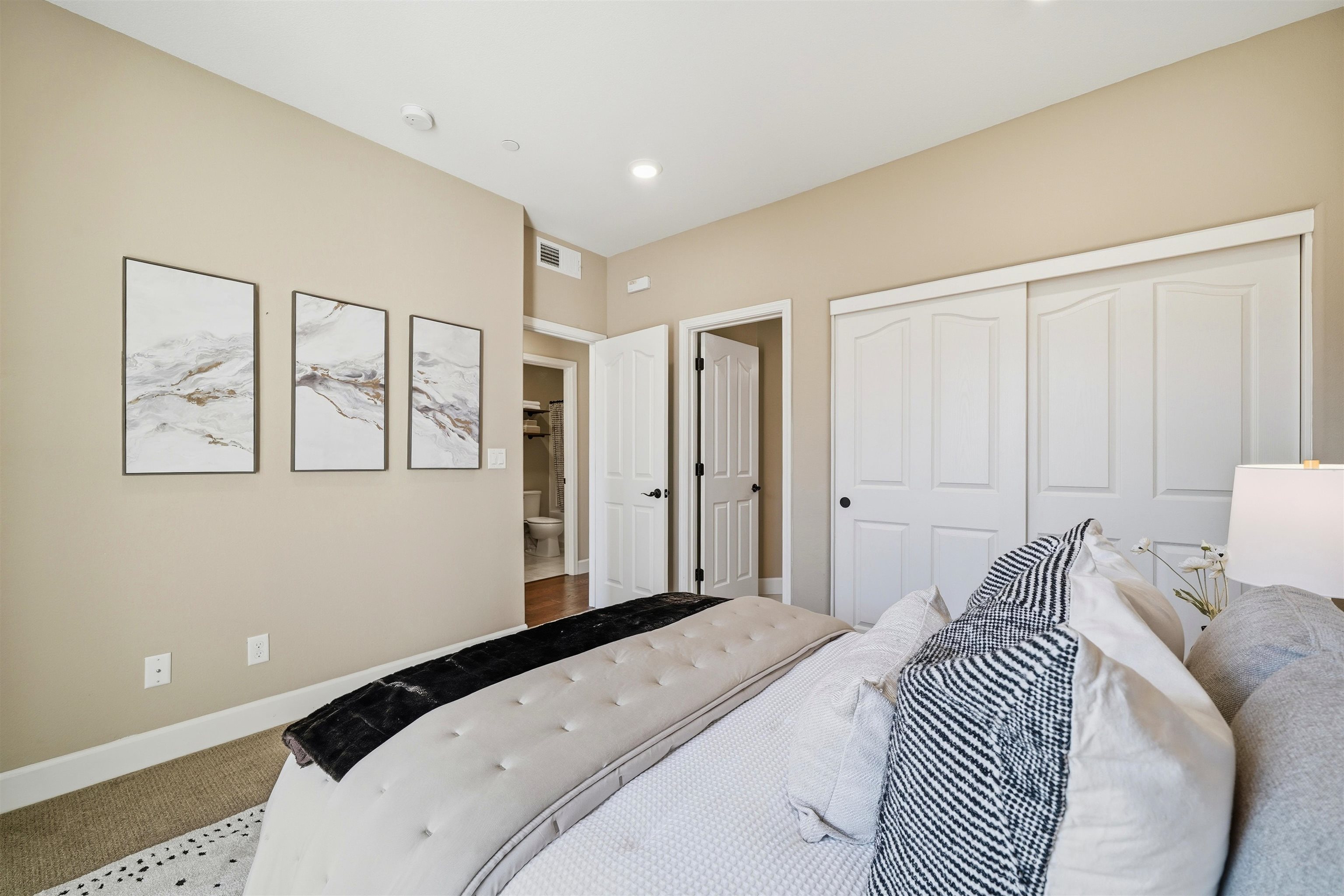 Photo #15: 41121150 Listing: Photo #15