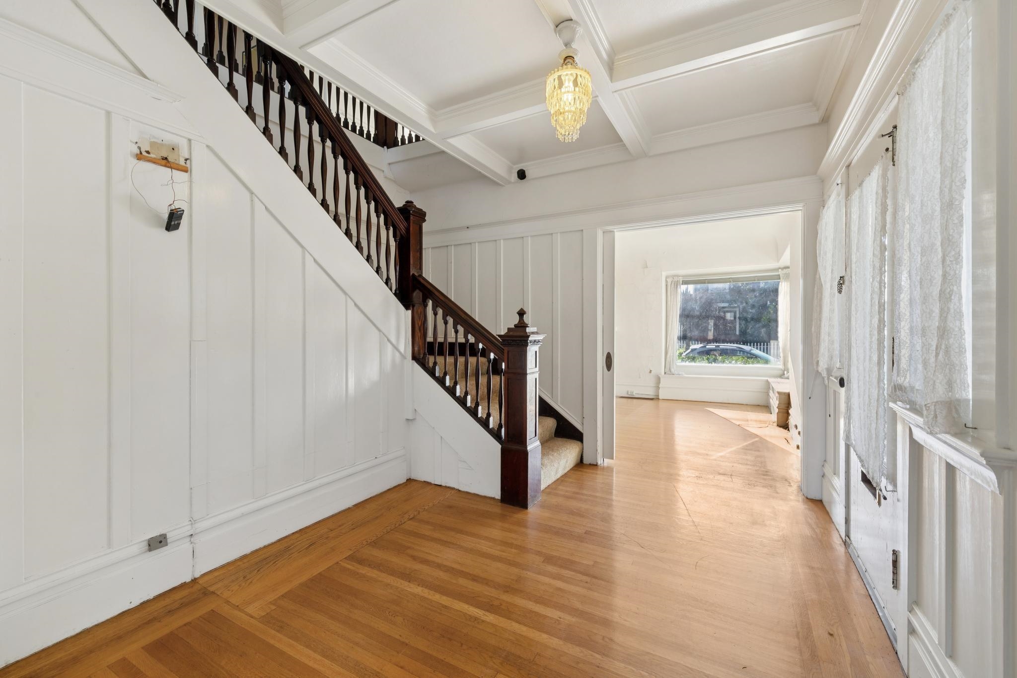 Detail Gallery Image 12 of 60 For 361 Hanover Avenue, Oakland,  CA 94606 - 5 Beds | 2/1 Baths