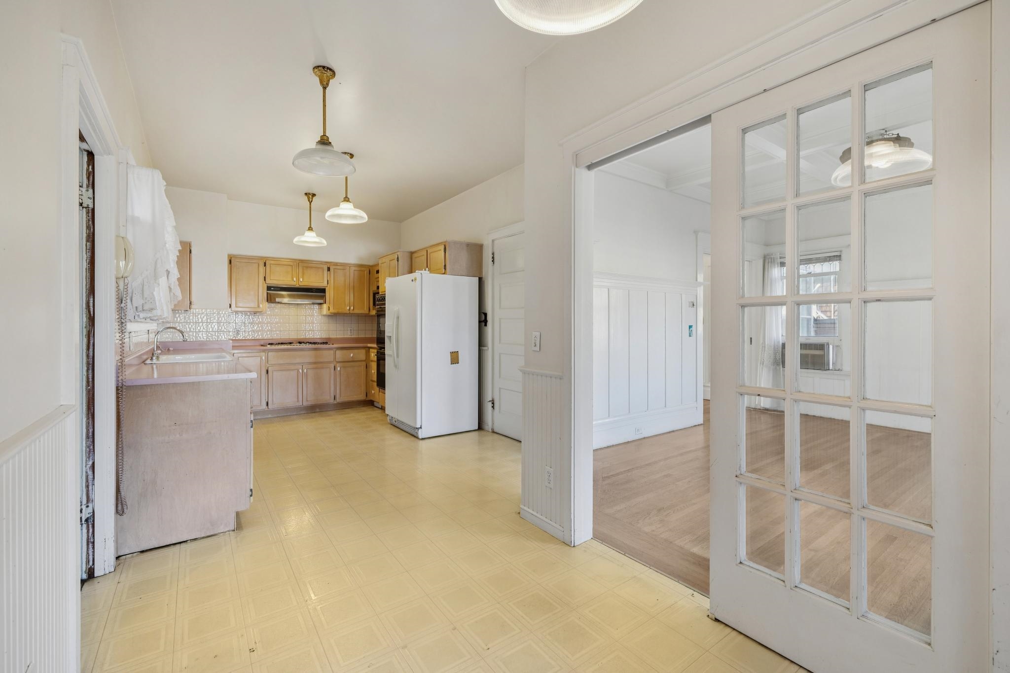 Detail Gallery Image 21 of 60 For 361 Hanover Avenue, Oakland,  CA 94606 - 5 Beds | 2/1 Baths